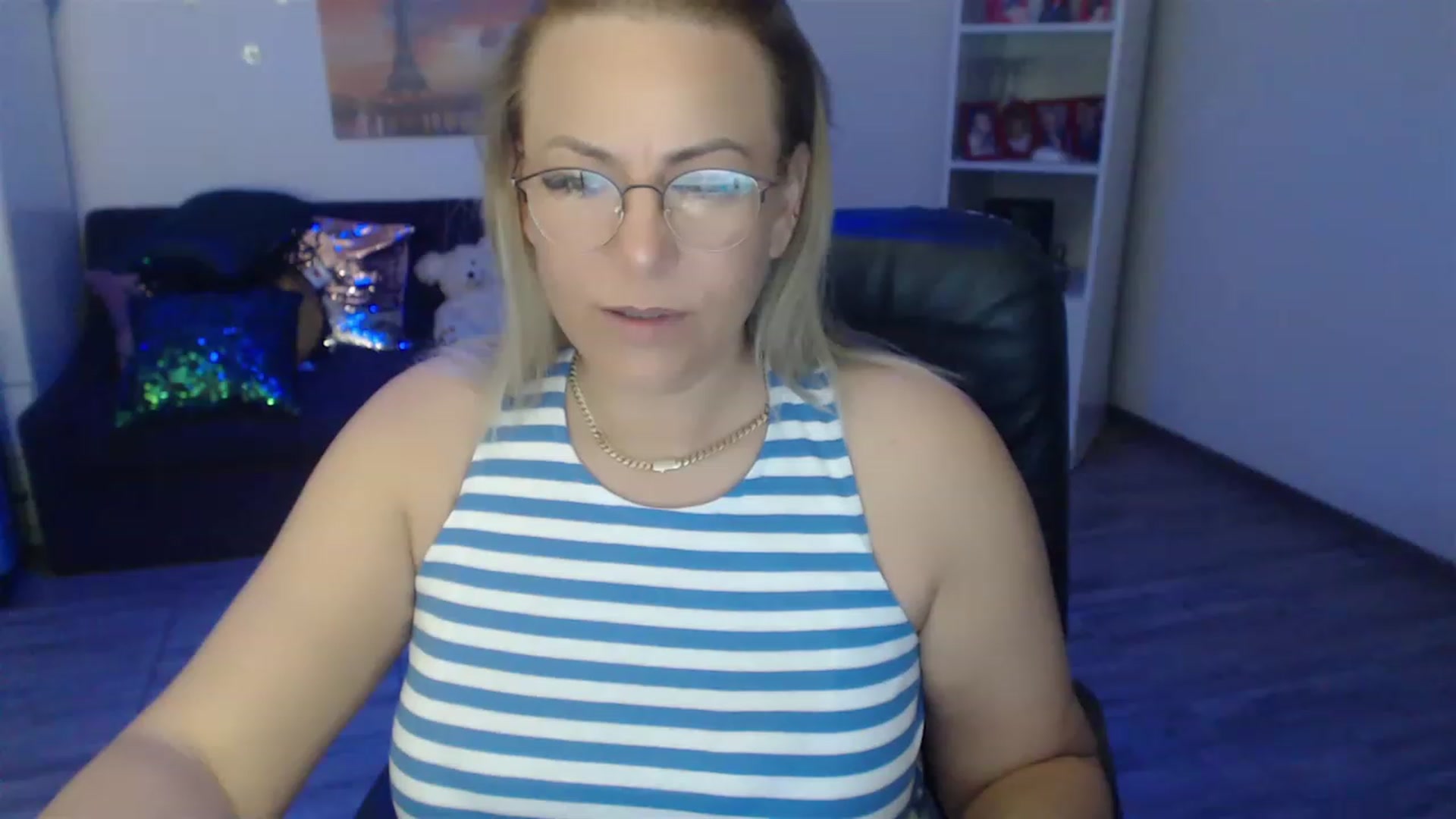 Gallery image thumbnail from A_baby_Boo's myfreecams stream on, 05/07/2023, 15:21 image 10 of 20