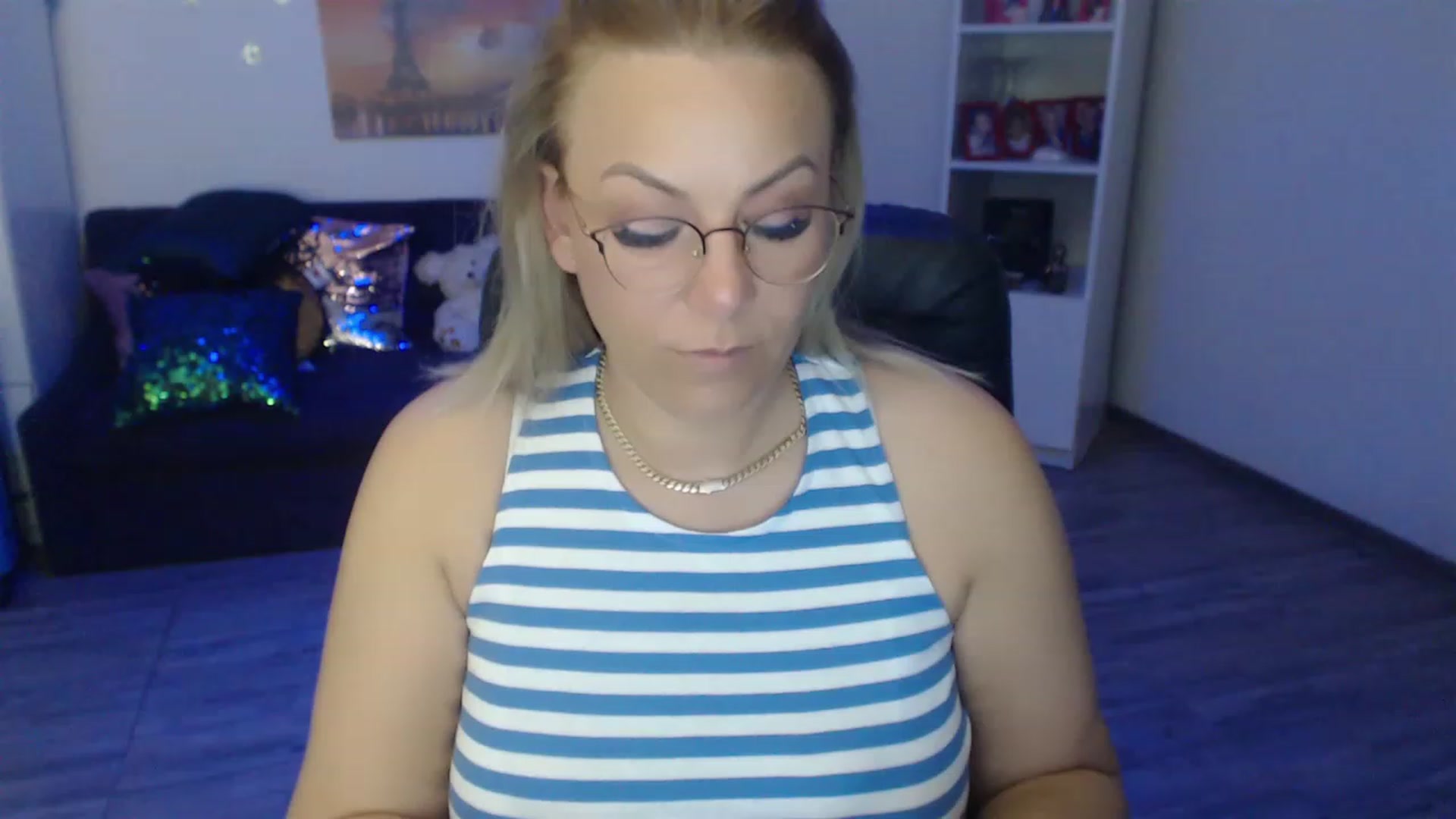 Gallery image thumbnail from A_baby_Boo's myfreecams stream on, 05/07/2023, 15:21 image 3 of 20