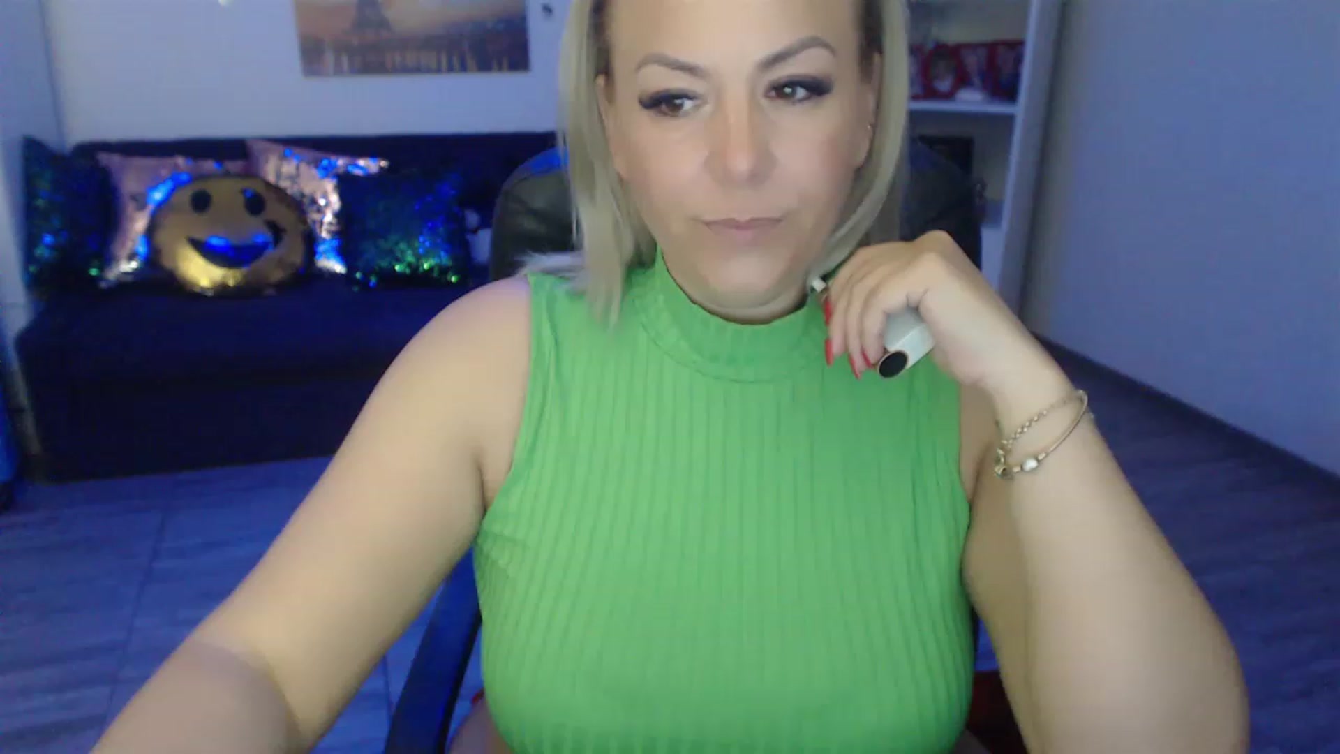 Gallery image thumbnail from A_baby_Boo's myfreecams stream on, 05/07/2023, 20:45 image 6 of 20