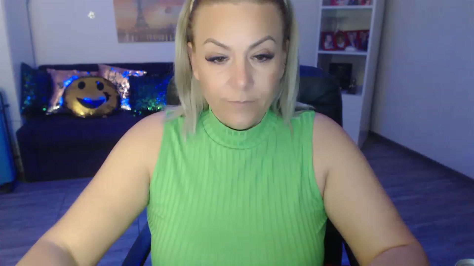 Gallery image thumbnail from A_baby_Boo's myfreecams stream on, 05/07/2023, 23:15 image 19 of 20
