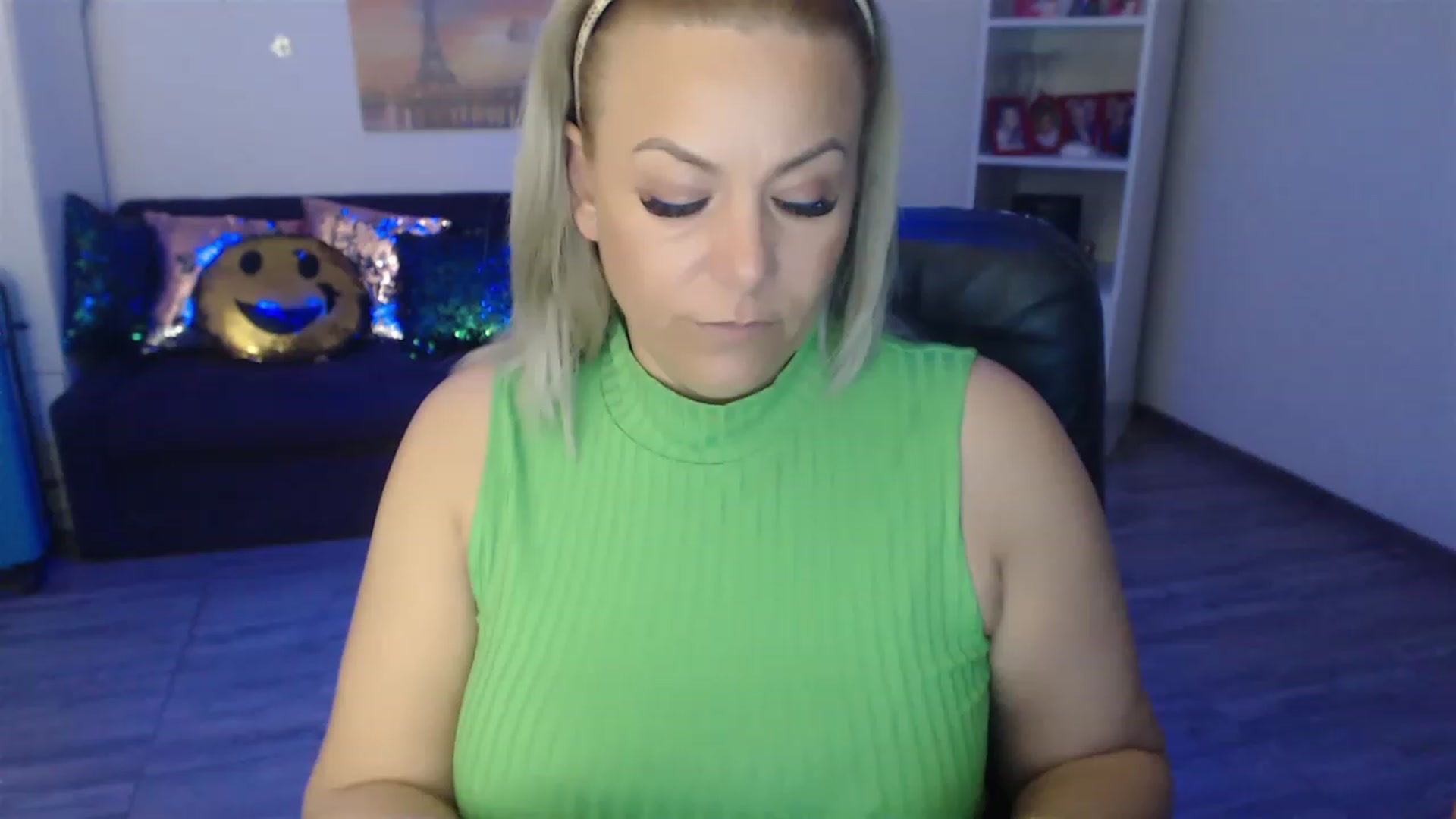Gallery image thumbnail from A_baby_Boo's myfreecams stream on, 05/07/2023, 23:15 image 10 of 20