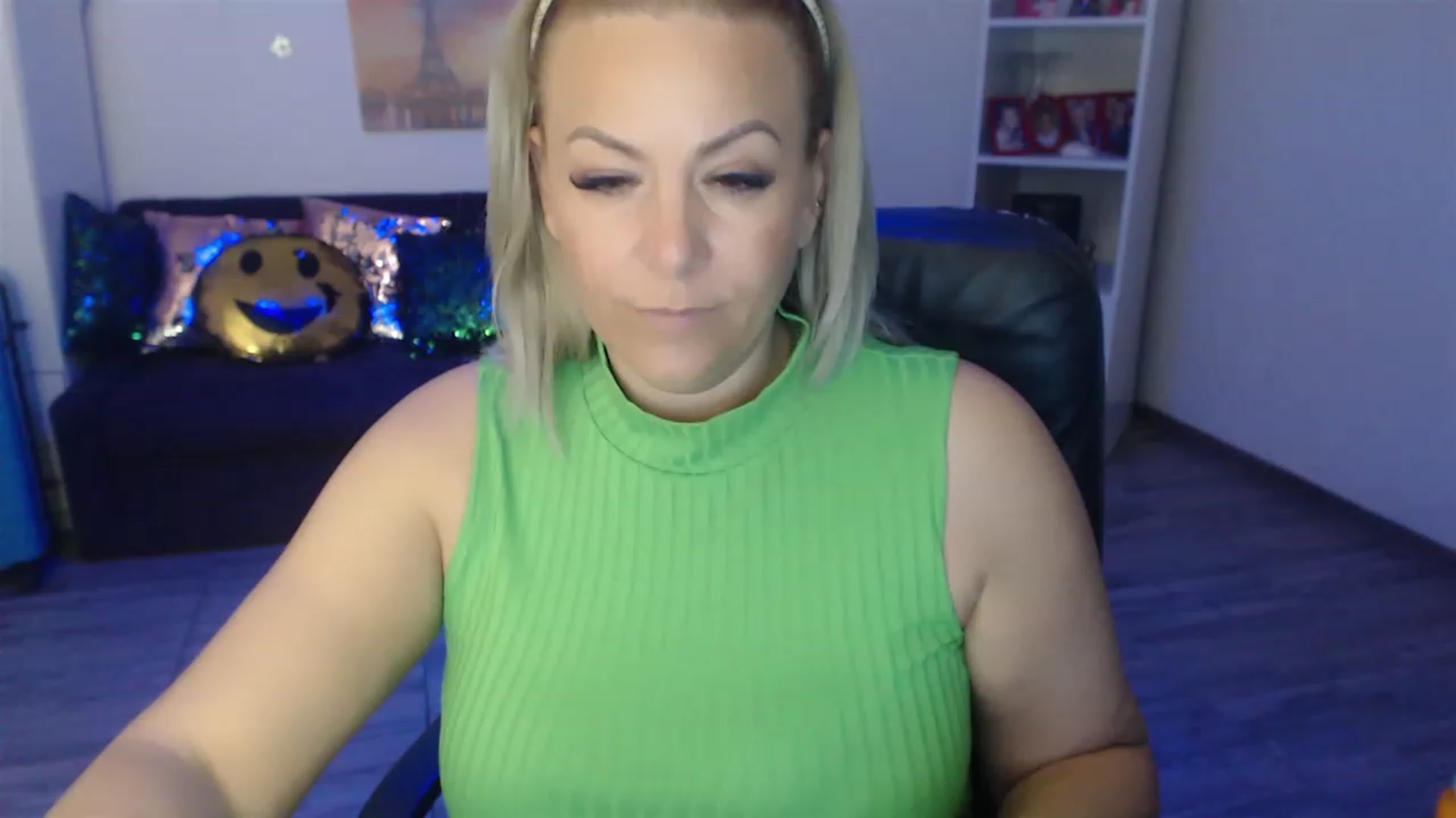 Gallery image thumbnail from A_baby_Boo's myfreecams stream on, 05/07/2023, 23:15 image 7 of 20