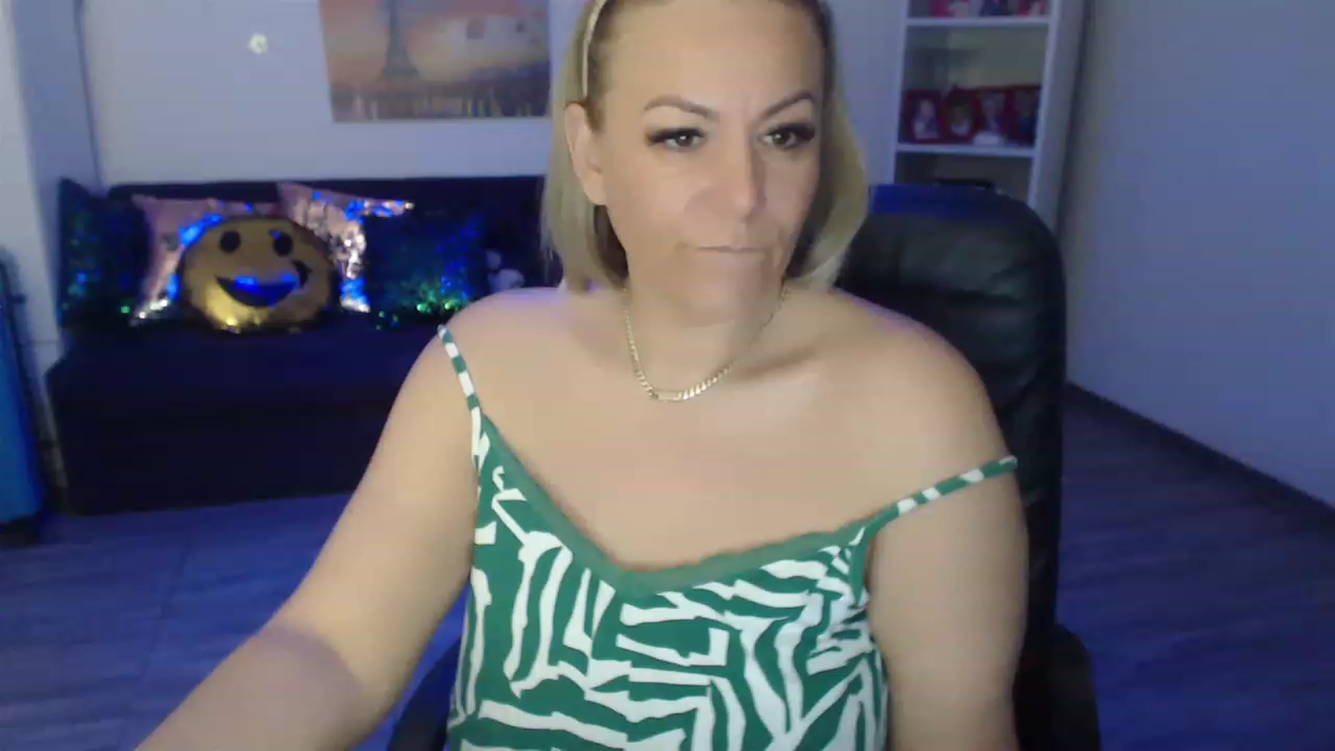 Gallery image thumbnail from A_baby_Boo's myfreecams stream on, 05/09/2023, 02:46 image 4 of 20