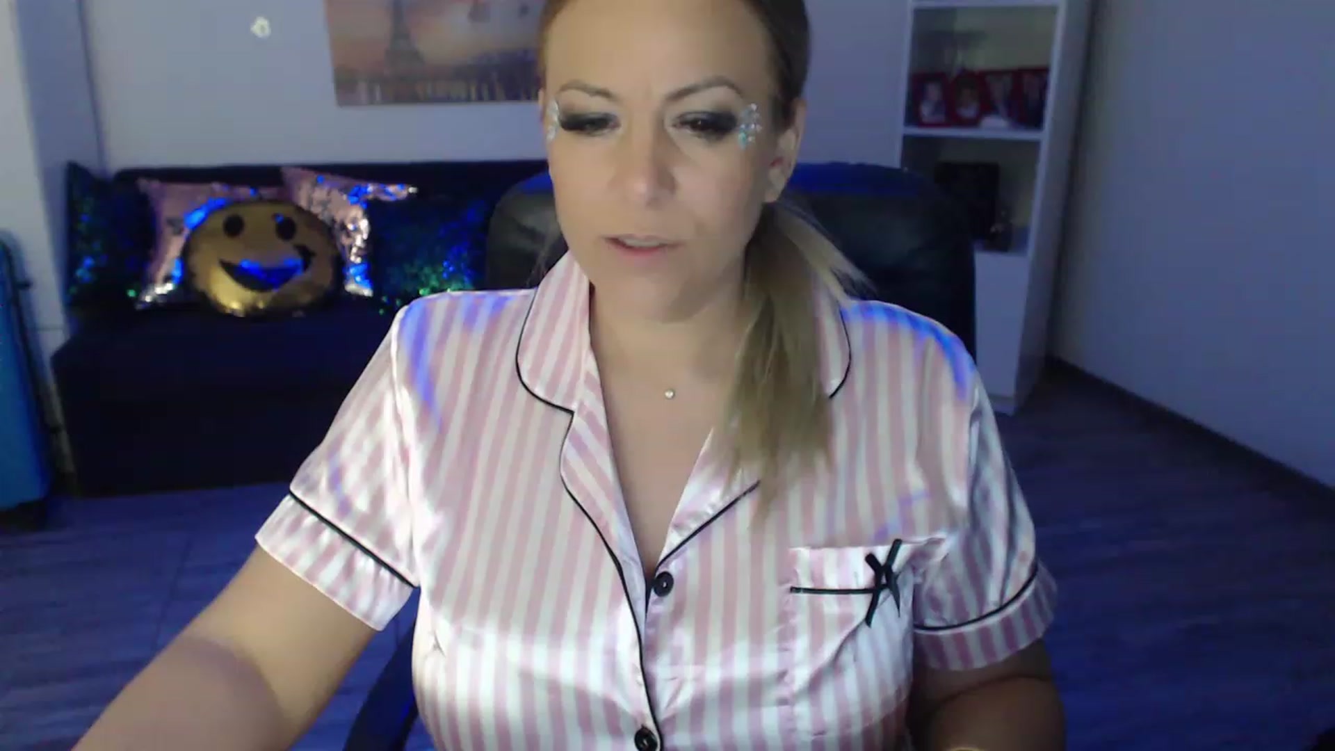 Gallery image thumbnail from A_baby_Boo's myfreecams stream on, 05/14/2023, 23:33 image 7 of 20