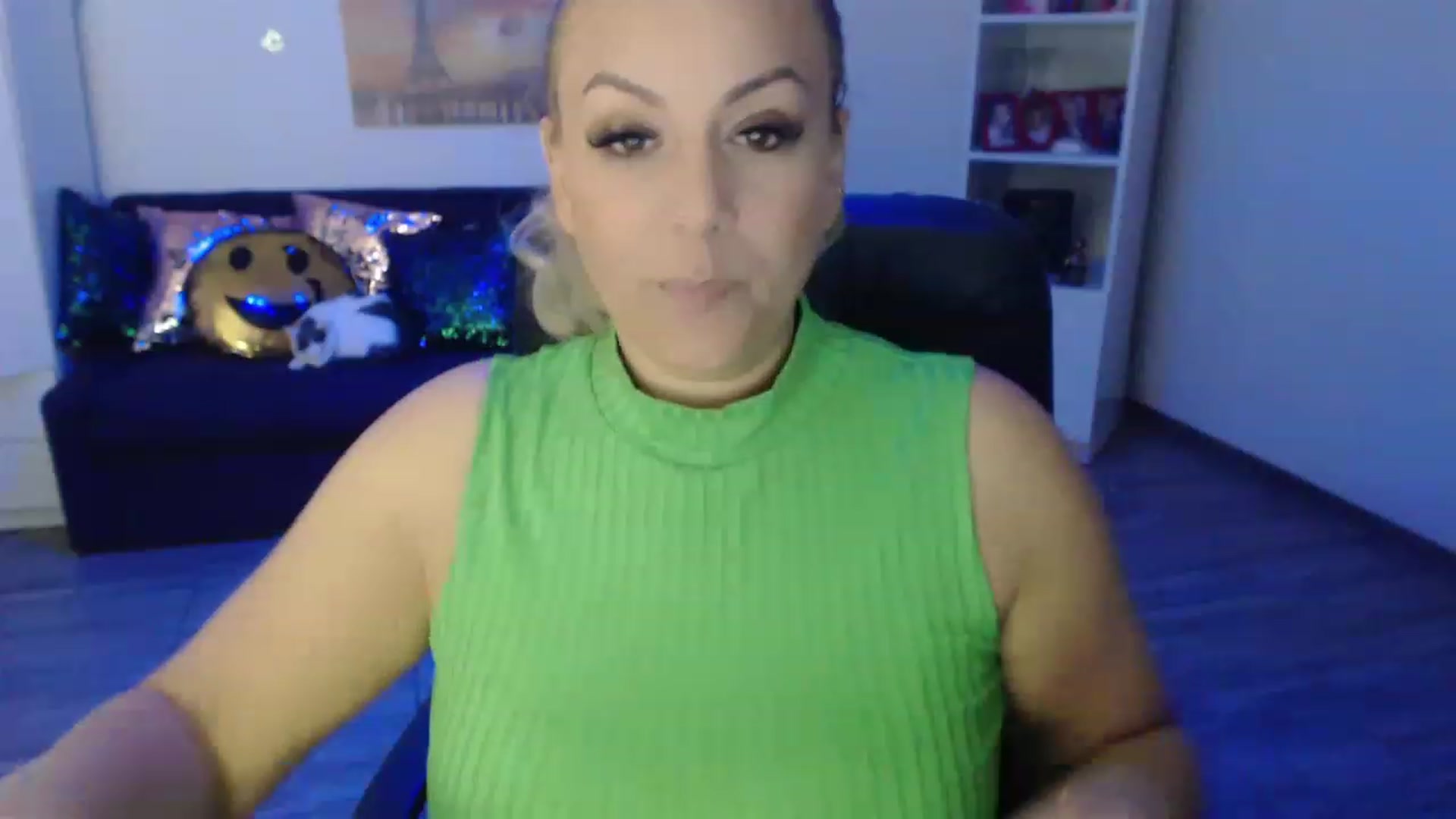 Gallery image thumbnail from A_baby_Boo's myfreecams stream on, 05/18/2023, 20:47 image 17 of 20