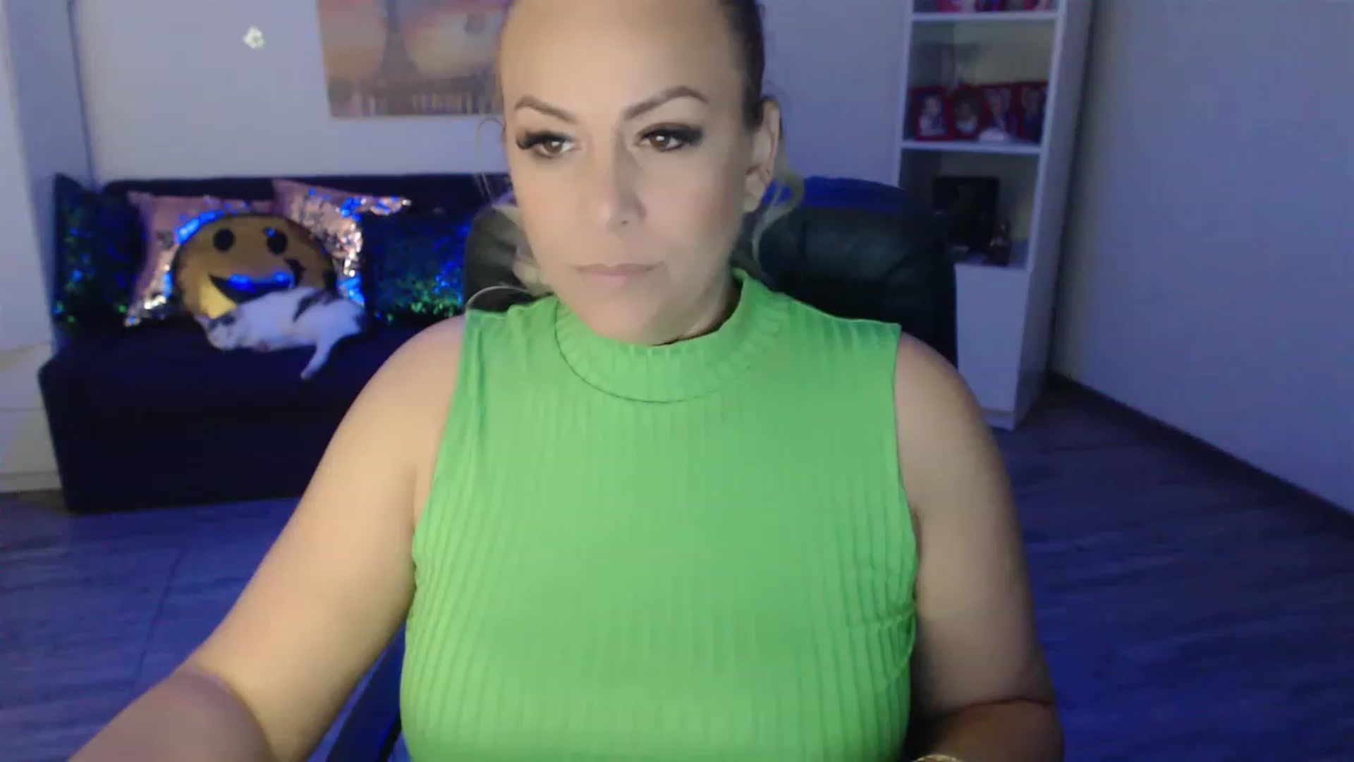 Gallery image thumbnail from A_baby_Boo's myfreecams stream on, 05/18/2023, 20:47 image 7 of 20