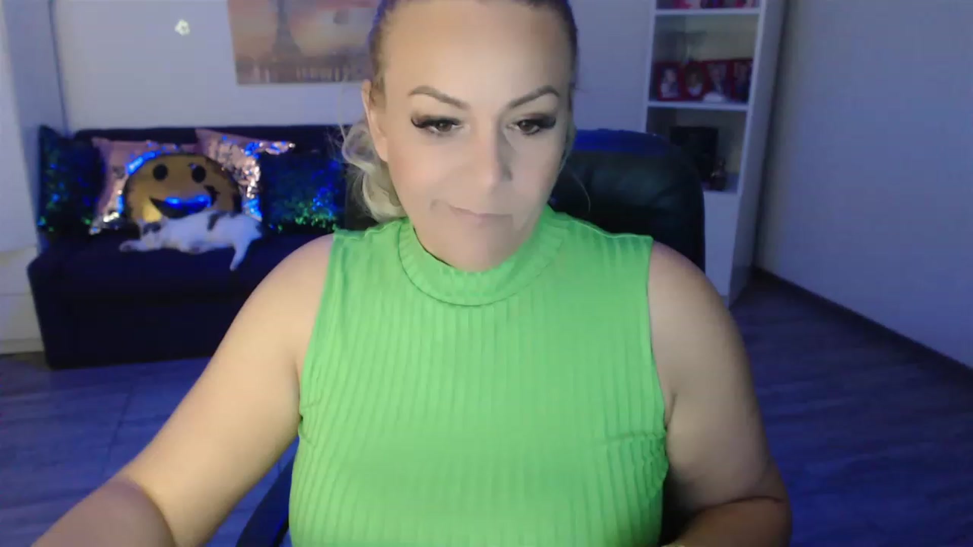Gallery image thumbnail from A_baby_Boo's myfreecams stream on, 05/18/2023, 20:47 image 11 of 20