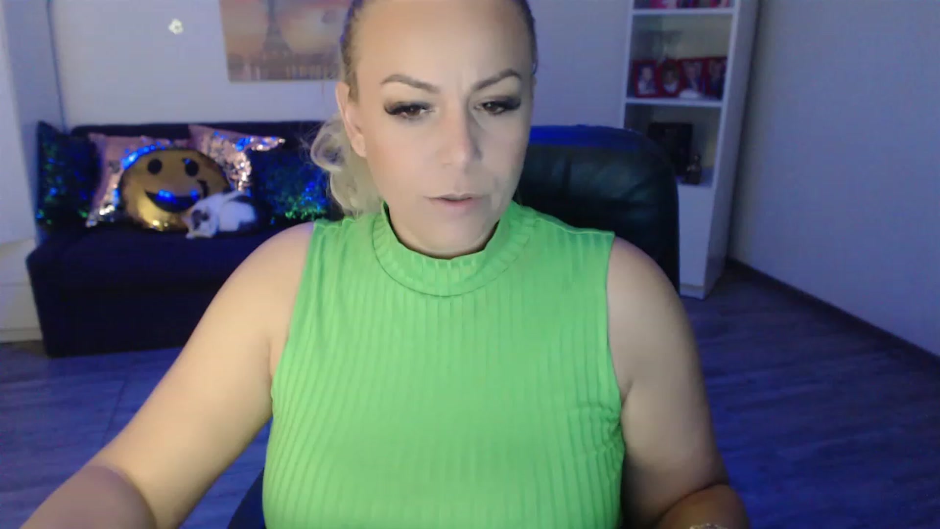 Gallery image thumbnail from A_baby_Boo's myfreecams stream on, 05/18/2023, 20:47 image 18 of 20