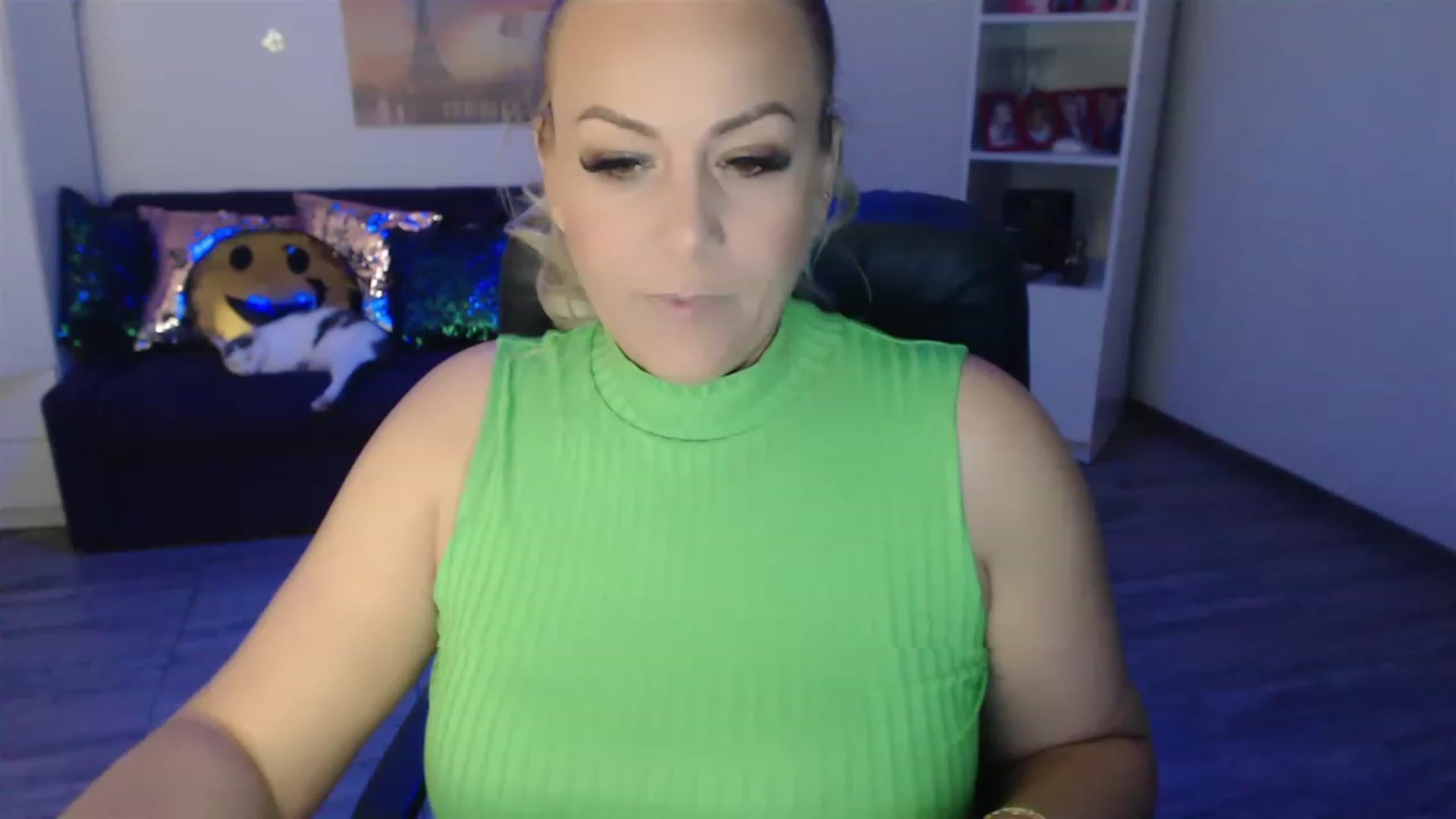 Gallery image thumbnail from A_baby_Boo's myfreecams stream on, 05/18/2023, 20:47 image 6 of 20