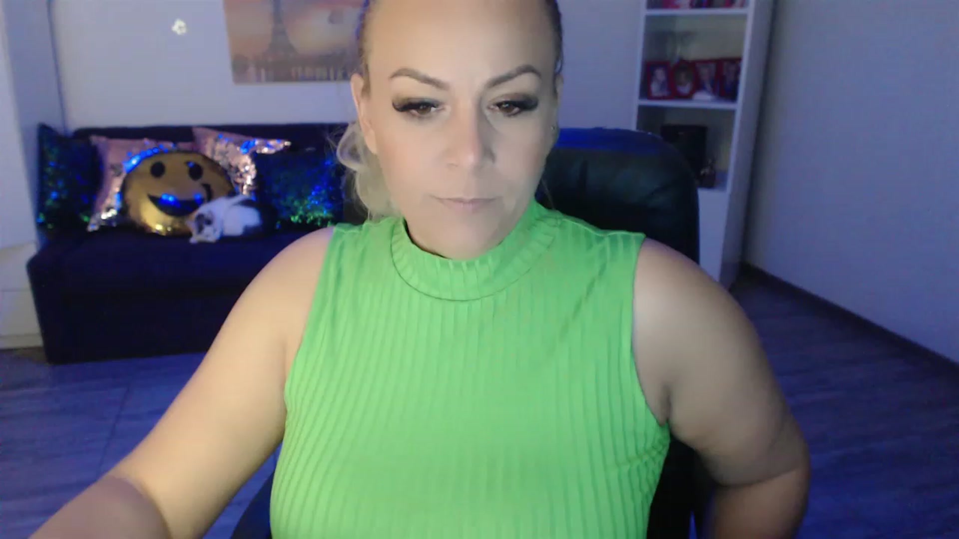 Gallery image thumbnail from A_baby_Boo's myfreecams stream on, 05/18/2023, 20:47 image 19 of 20