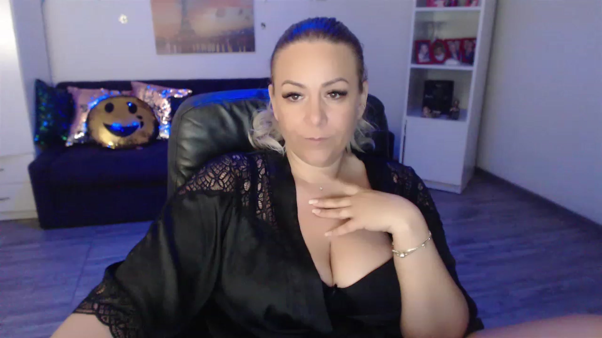 Gallery image thumbnail from A_baby_Boo's myfreecams stream on, 05/21/2023, 24:18 image 20 of 20