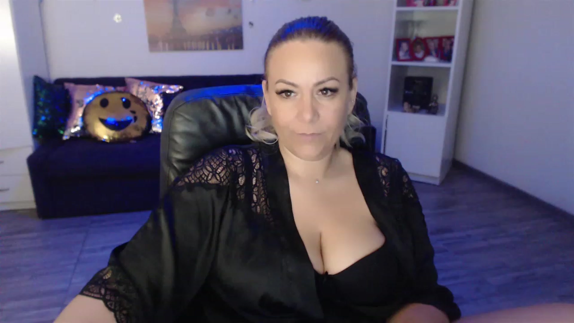 Gallery image thumbnail from A_baby_Boo's myfreecams stream on, 05/21/2023, 24:18 image 19 of 20
