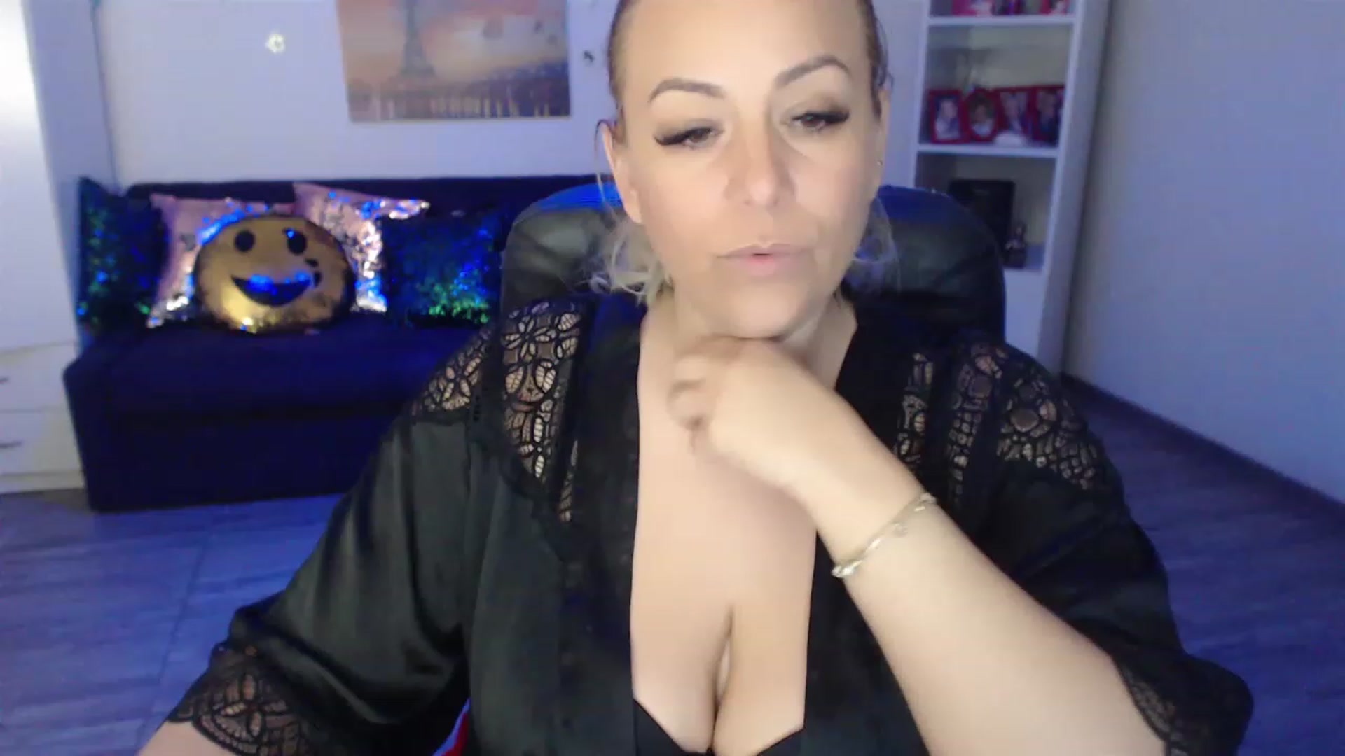 Gallery image thumbnail from A_baby_Boo's myfreecams stream on, 05/21/2023, 24:18 image 11 of 20