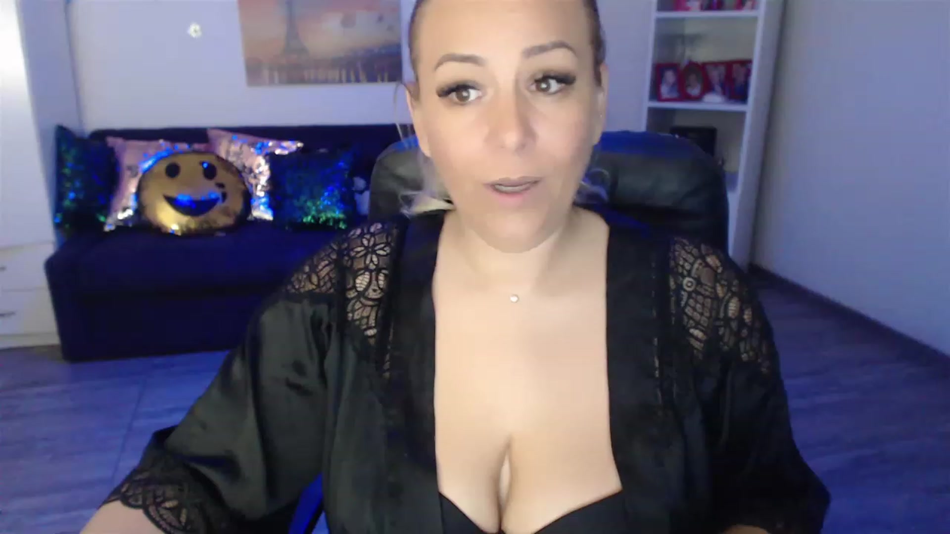 Gallery image thumbnail from A_baby_Boo's myfreecams stream on, 05/21/2023, 24:18 image 12 of 20