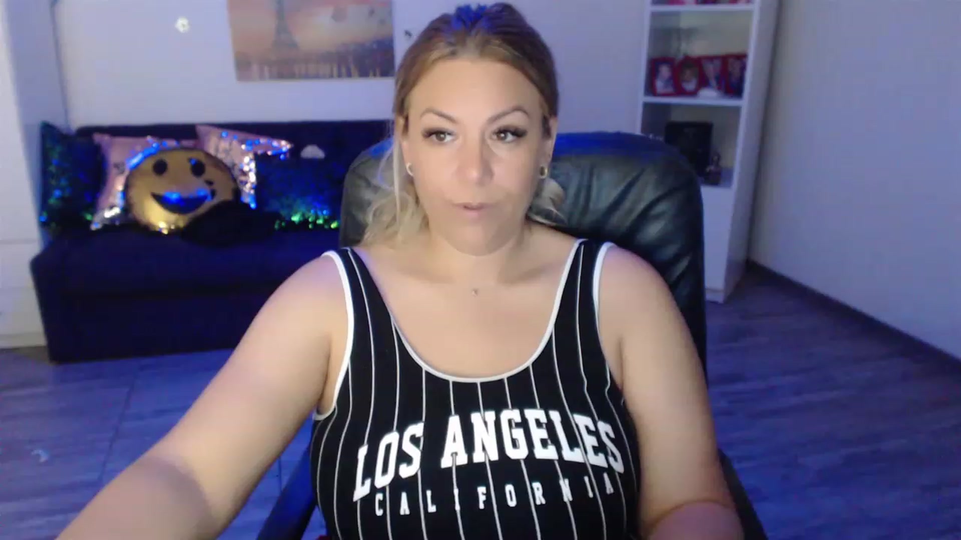Gallery image thumbnail from A_baby_Boo's myfreecams stream on, 05/28/2023, 06:03 image 12 of 20