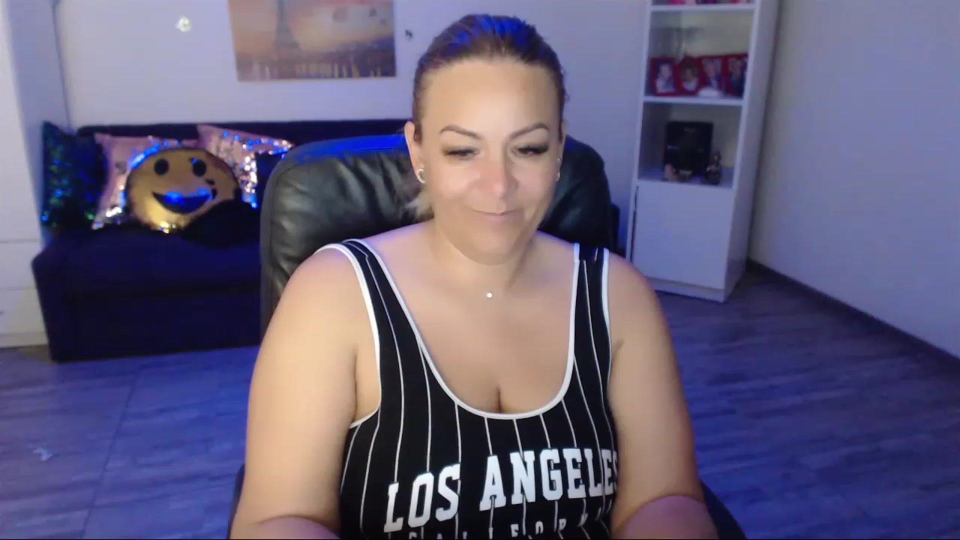 Gallery image thumbnail from A_baby_Boo's myfreecams stream on, 05/29/2023, 14:31 image 3 of 20