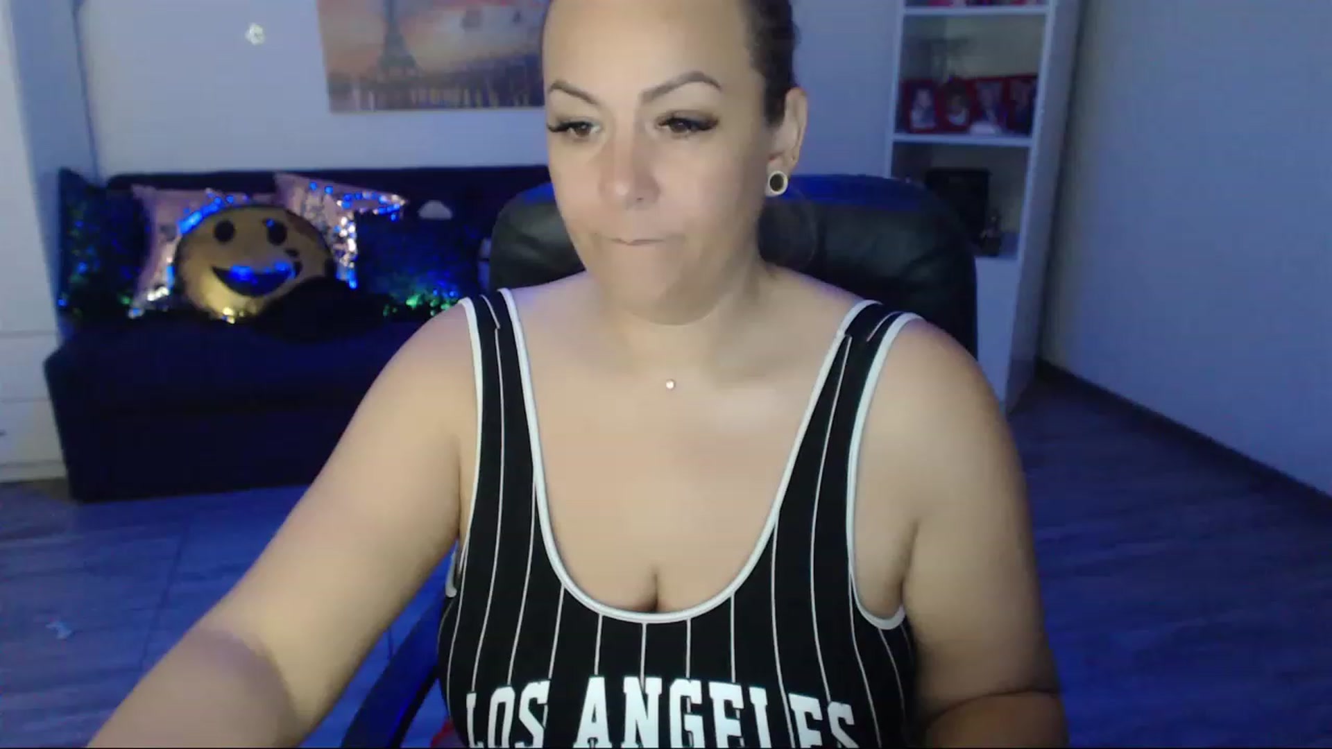Gallery image thumbnail from A_baby_Boo's myfreecams stream on, 05/29/2023, 14:31 image 12 of 20