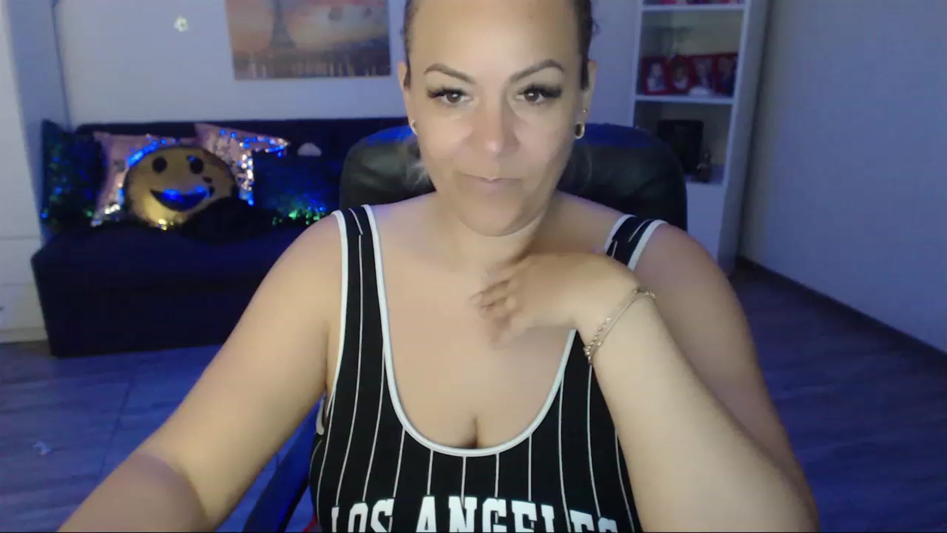 Gallery image thumbnail from A_baby_Boo's myfreecams stream on, 05/29/2023, 14:31 image 8 of 20