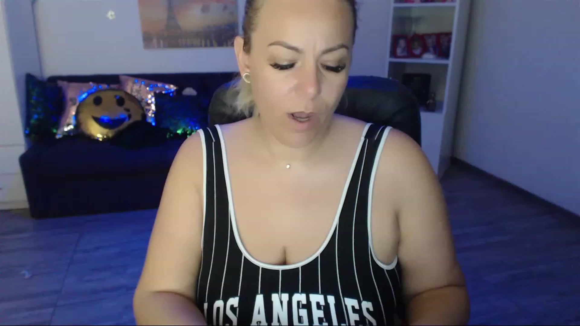 Gallery image thumbnail from A_baby_Boo's myfreecams stream on, 05/29/2023, 14:31 image 6 of 20