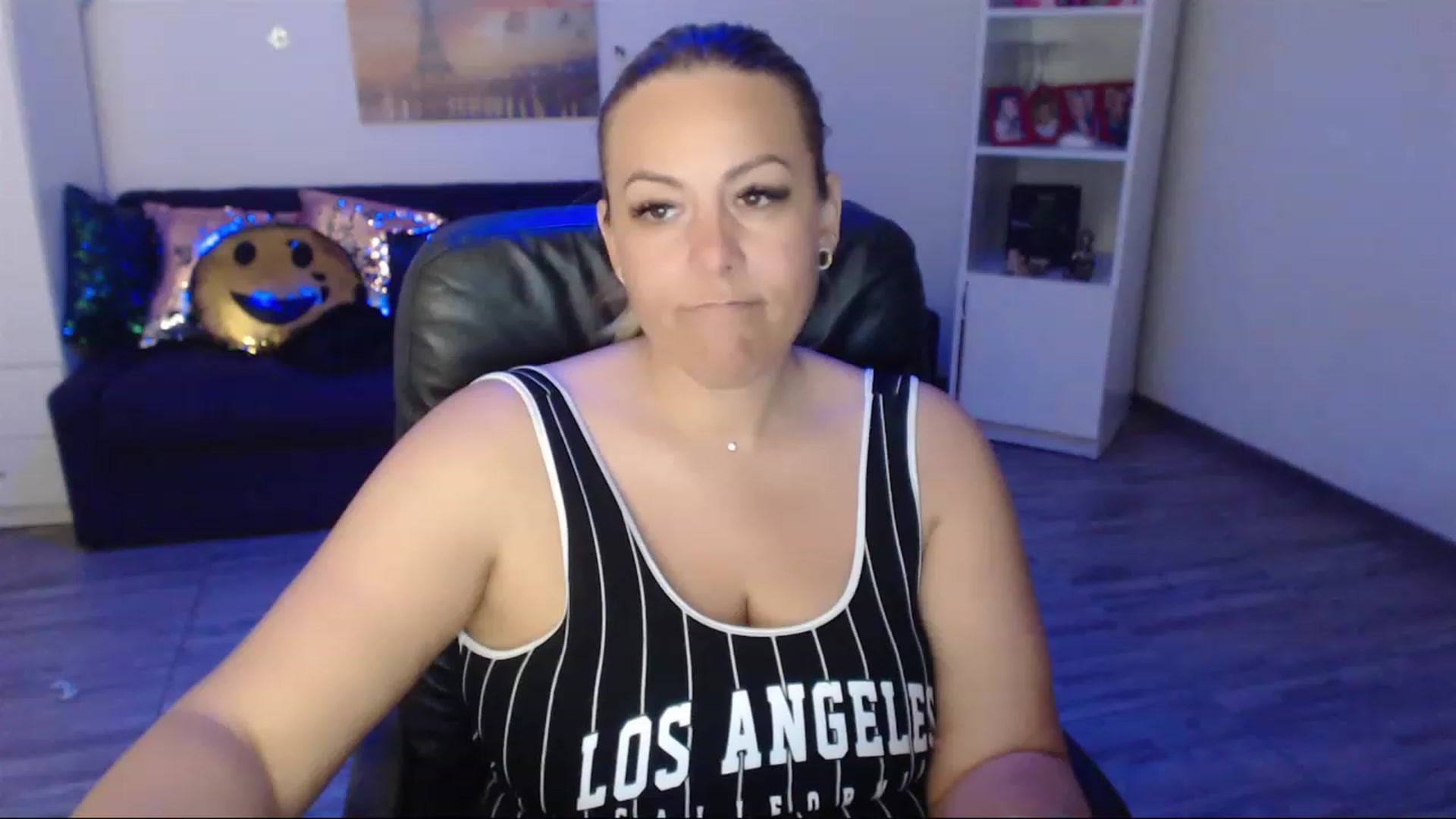 Gallery image thumbnail from A_baby_Boo's myfreecams stream on, 05/29/2023, 14:31 image 4 of 20