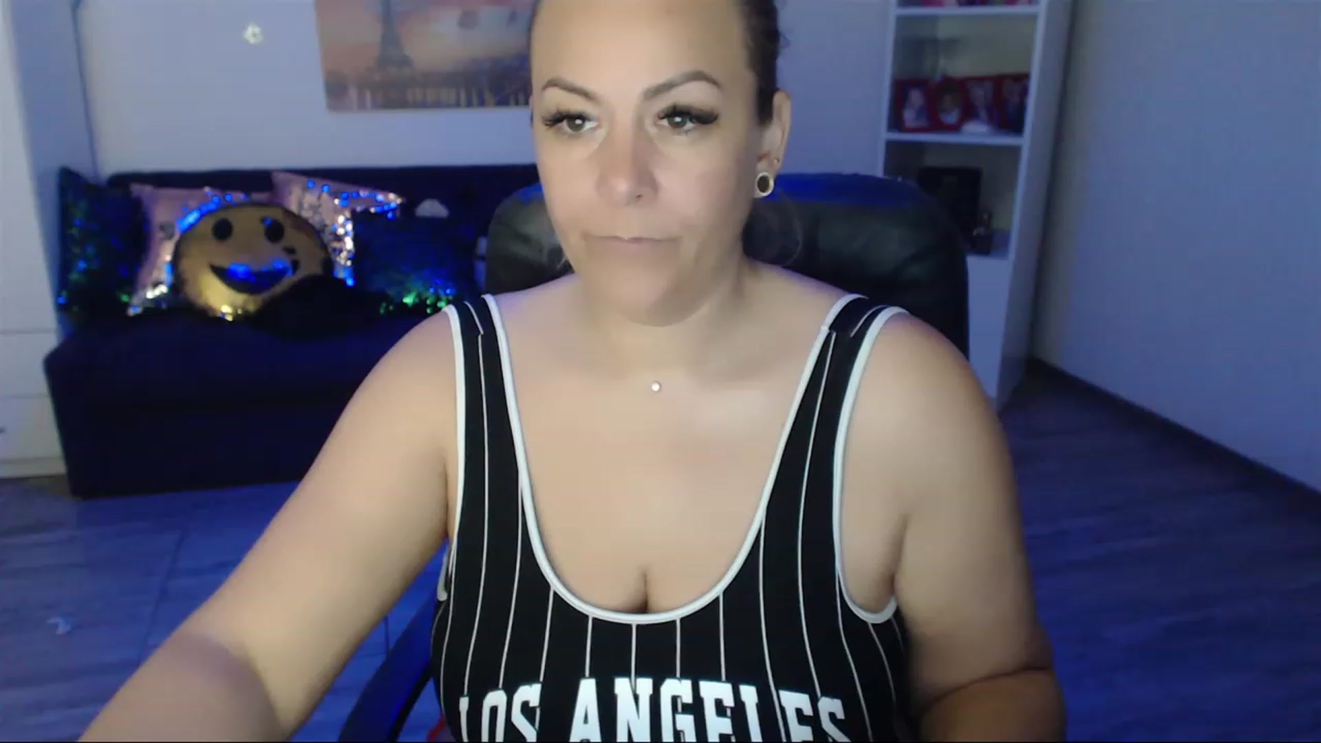Gallery image thumbnail from A_baby_Boo's myfreecams stream on, 05/29/2023, 14:31 image 11 of 20