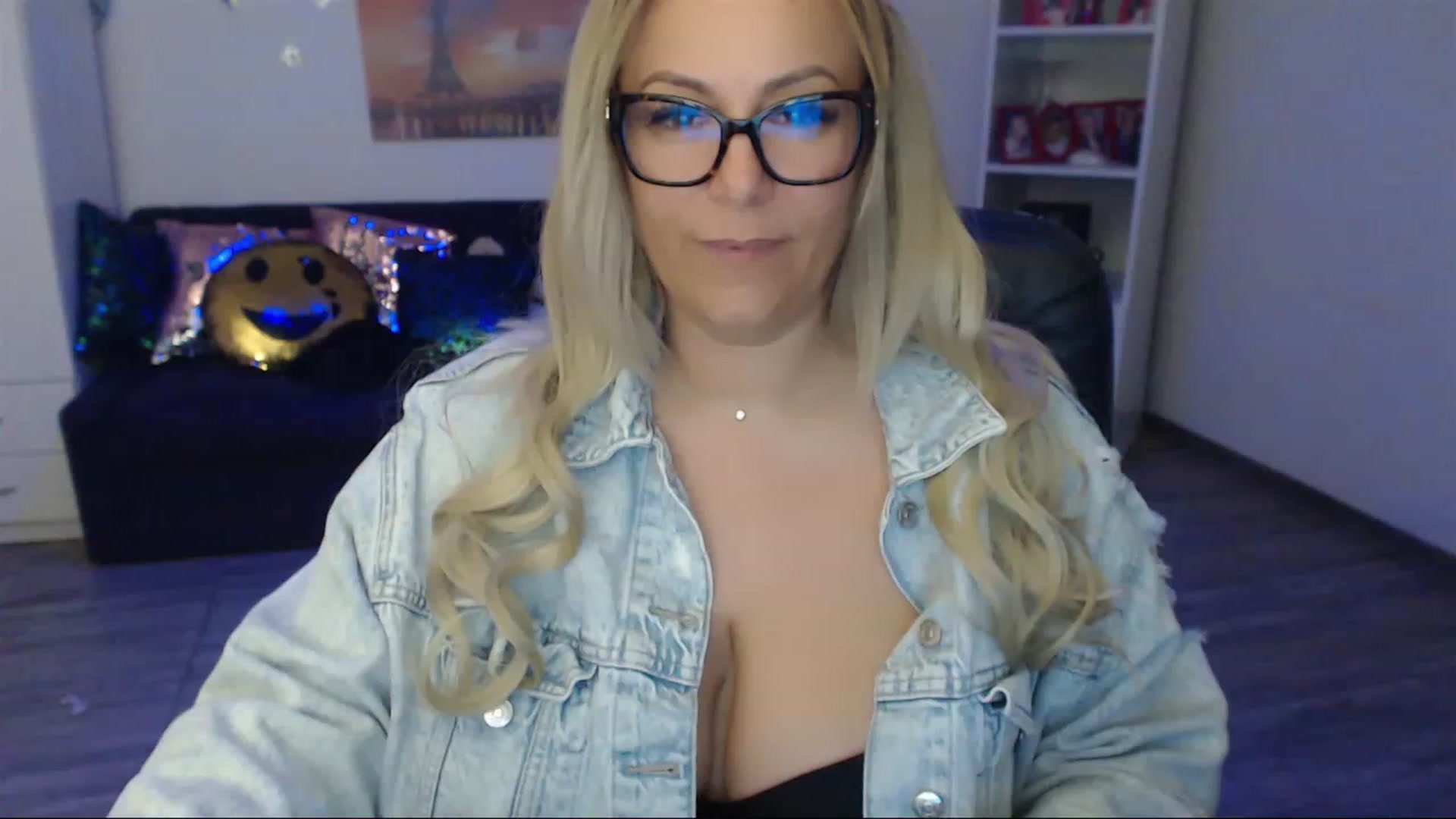 Gallery image thumbnail from A_baby_Boo's myfreecams stream on, 05/30/2023, 14:02 image 18 of 20