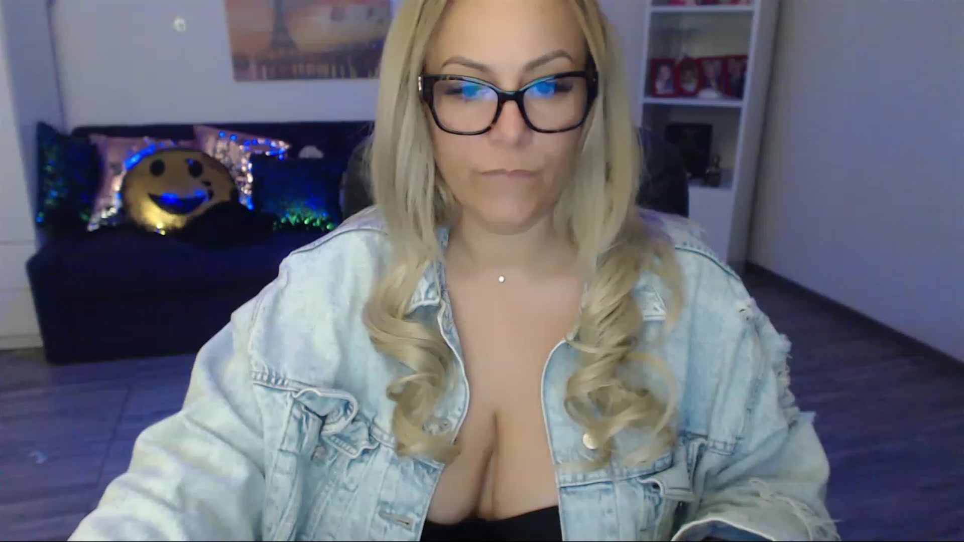 Gallery image thumbnail from A_baby_Boo's myfreecams stream on, 05/30/2023, 14:02 image 10 of 20