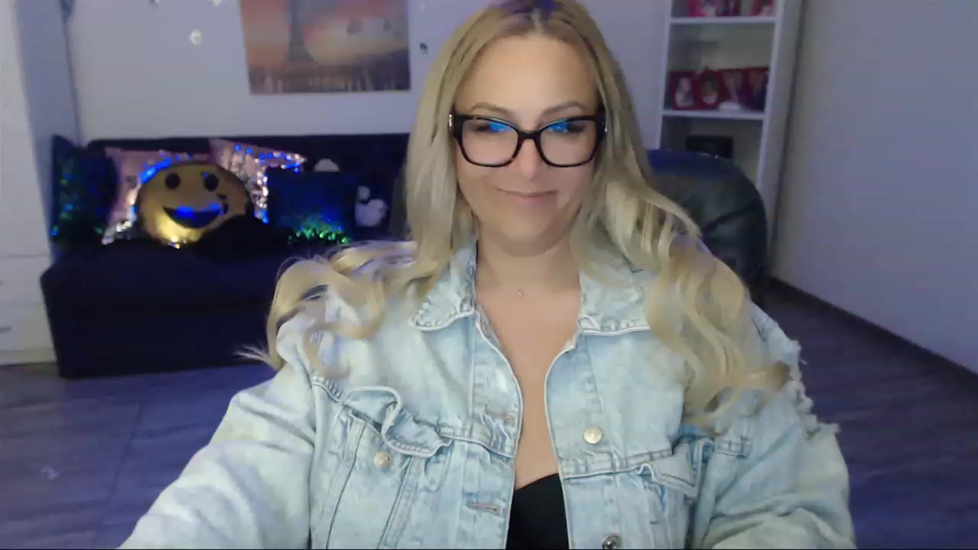 Gallery image thumbnail from A_baby_Boo's myfreecams stream on, 05/30/2023, 14:02 image 19 of 20