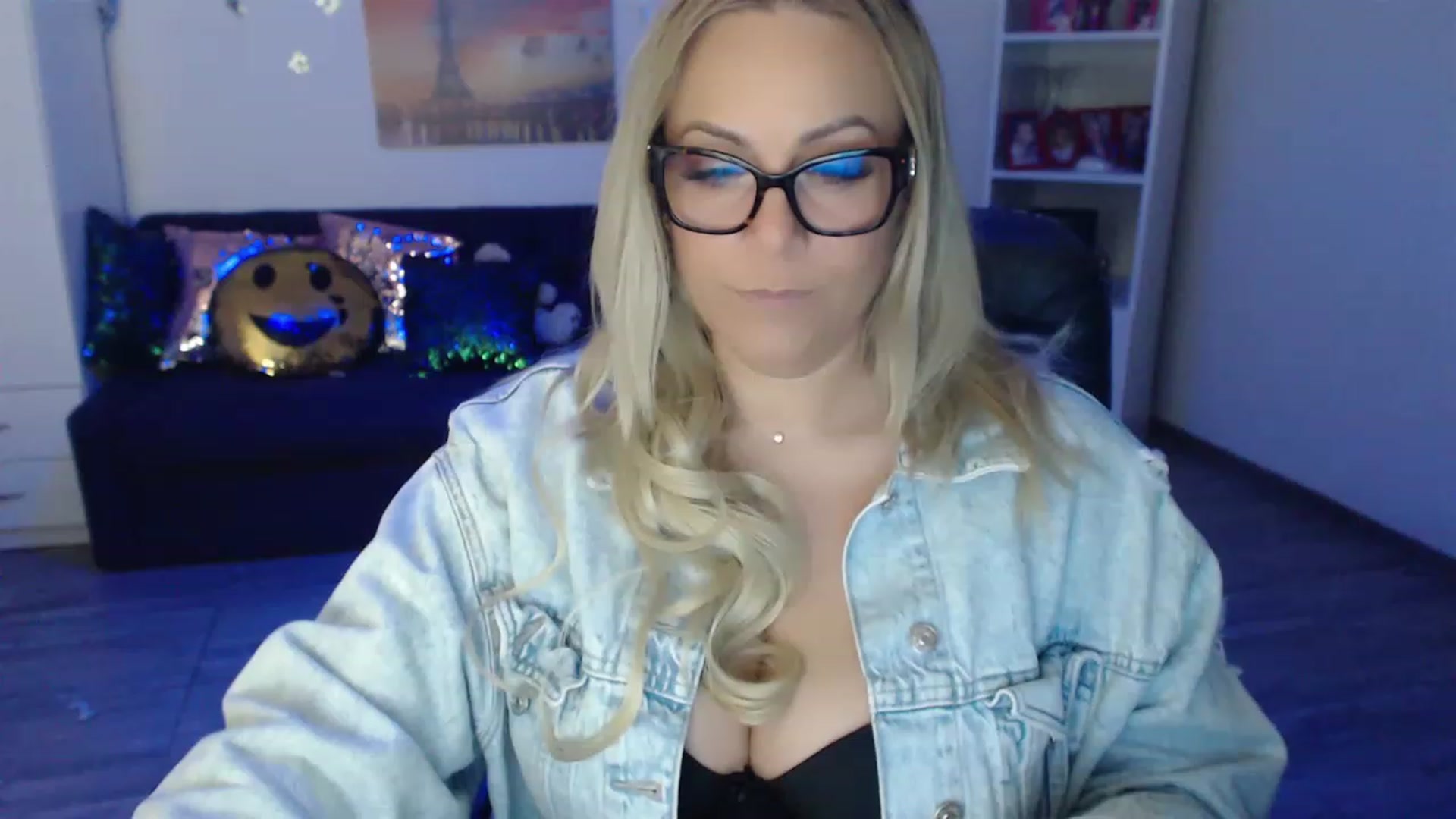 Gallery image thumbnail from A_baby_Boo's myfreecams stream on, 05/30/2023, 20:11 image 14 of 20