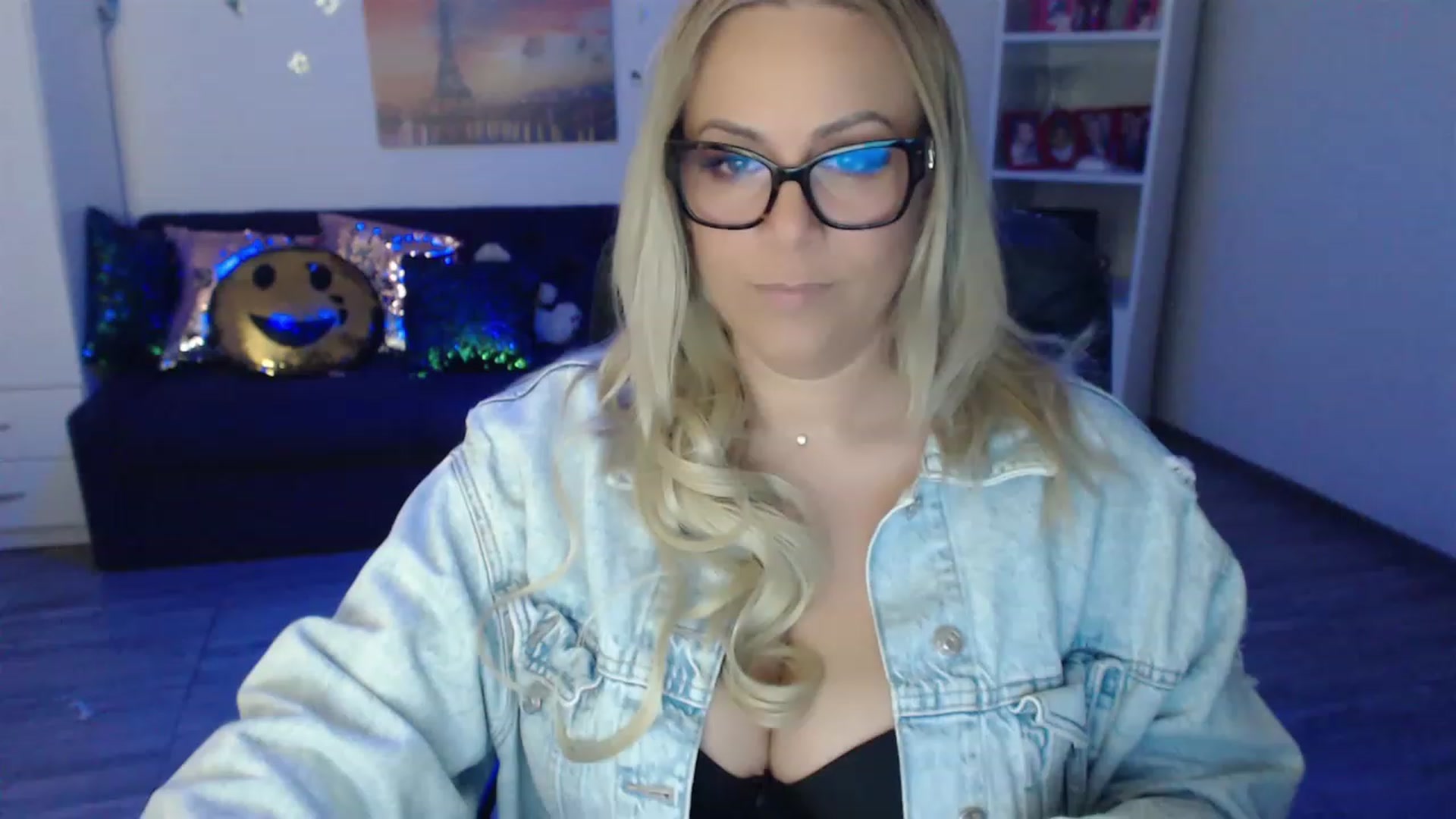 Gallery image thumbnail from A_baby_Boo's myfreecams stream on, 05/30/2023, 20:11 image 13 of 20