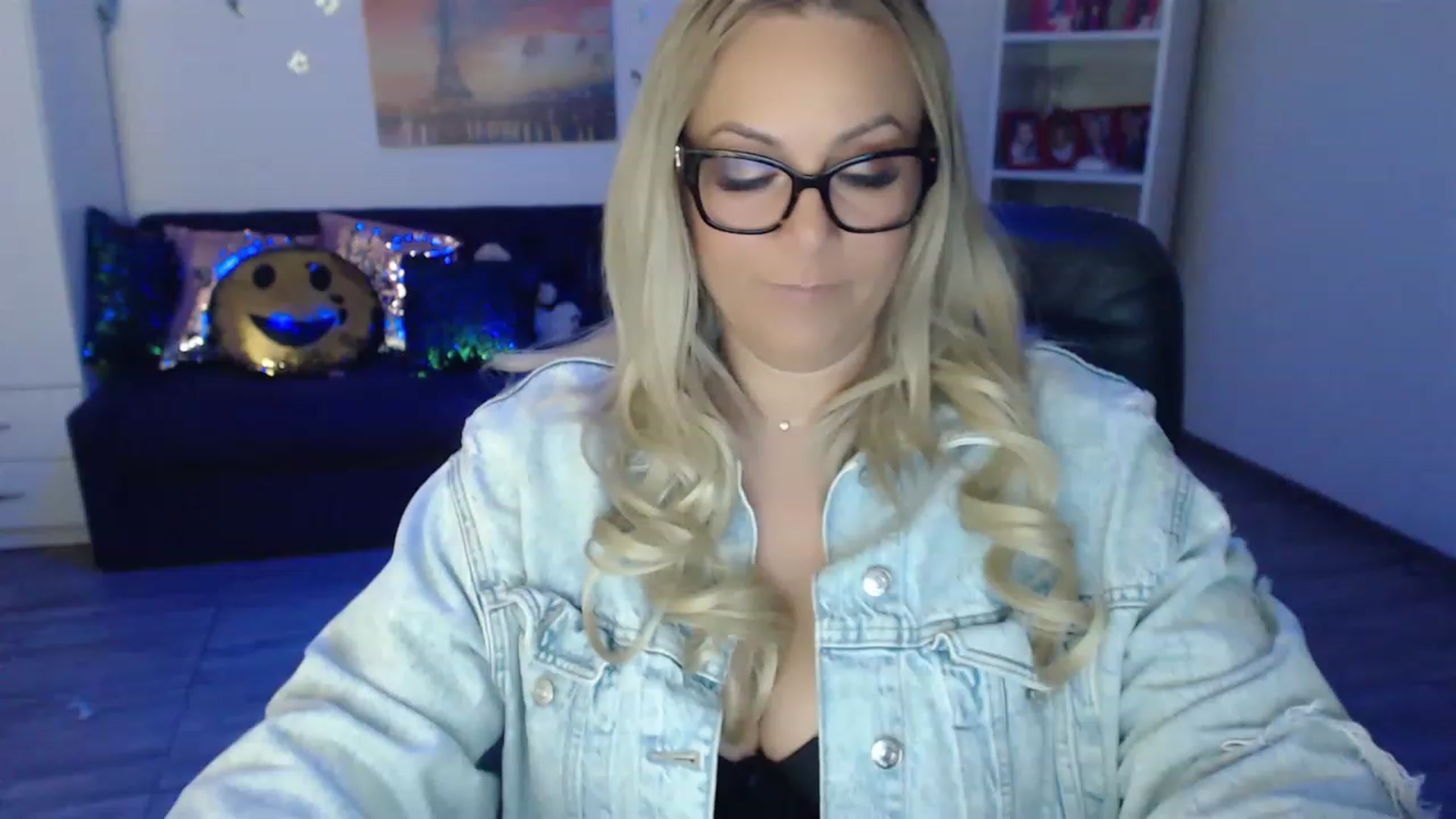 Gallery image thumbnail from A_baby_Boo's myfreecams stream on, 05/30/2023, 20:11 image 19 of 20