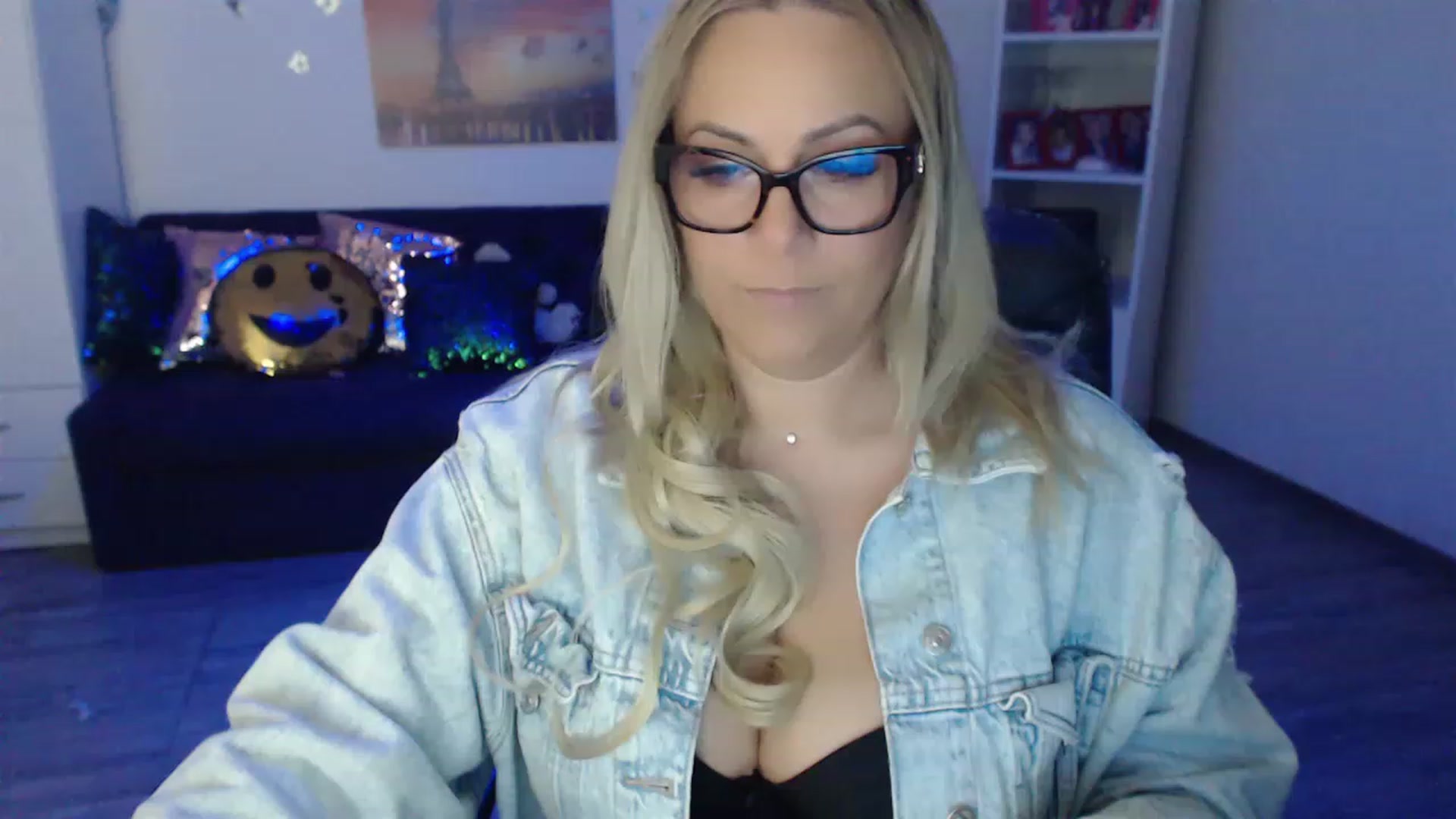 Gallery image thumbnail from A_baby_Boo's myfreecams stream on, 05/30/2023, 20:11 image 12 of 20
