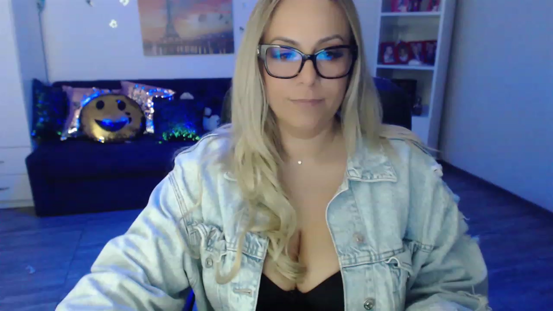 Gallery image thumbnail from A_baby_Boo's myfreecams stream on, 05/30/2023, 20:11 image 5 of 20