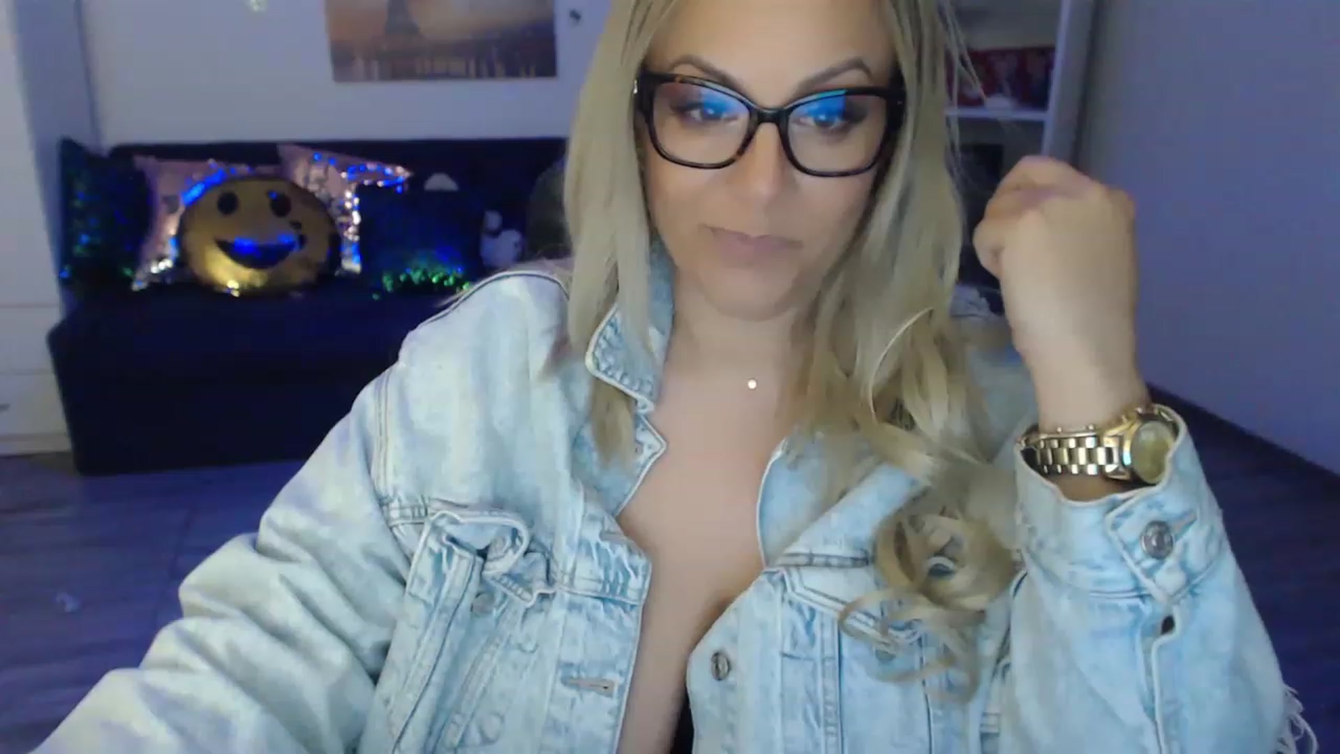 Gallery image thumbnail from A_baby_Boo's myfreecams stream on, 05/30/2023, 23:01 image 13 of 20