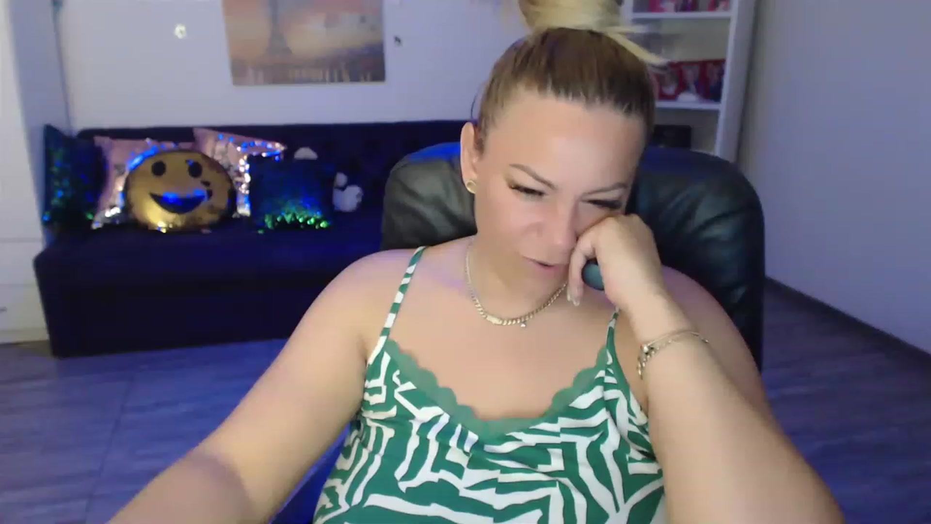 Gallery image thumbnail from A_baby_Boo's myfreecams stream on, 06/03/2023, 01:41 image 2 of 20