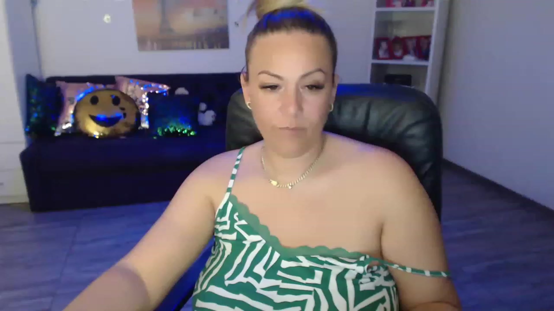 Gallery image thumbnail from A_baby_Boo's myfreecams stream on, 06/03/2023, 01:41 image 20 of 20