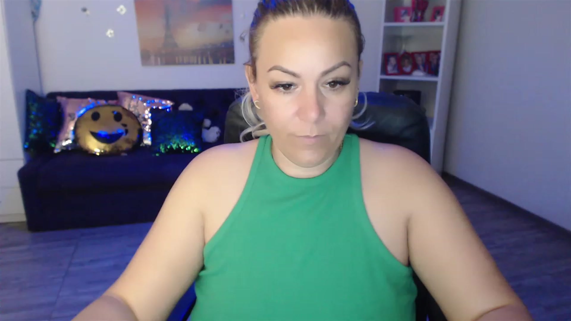 Gallery image thumbnail from A_baby_Boo's myfreecams stream on, 06/03/2023, 14:34 image 9 of 20