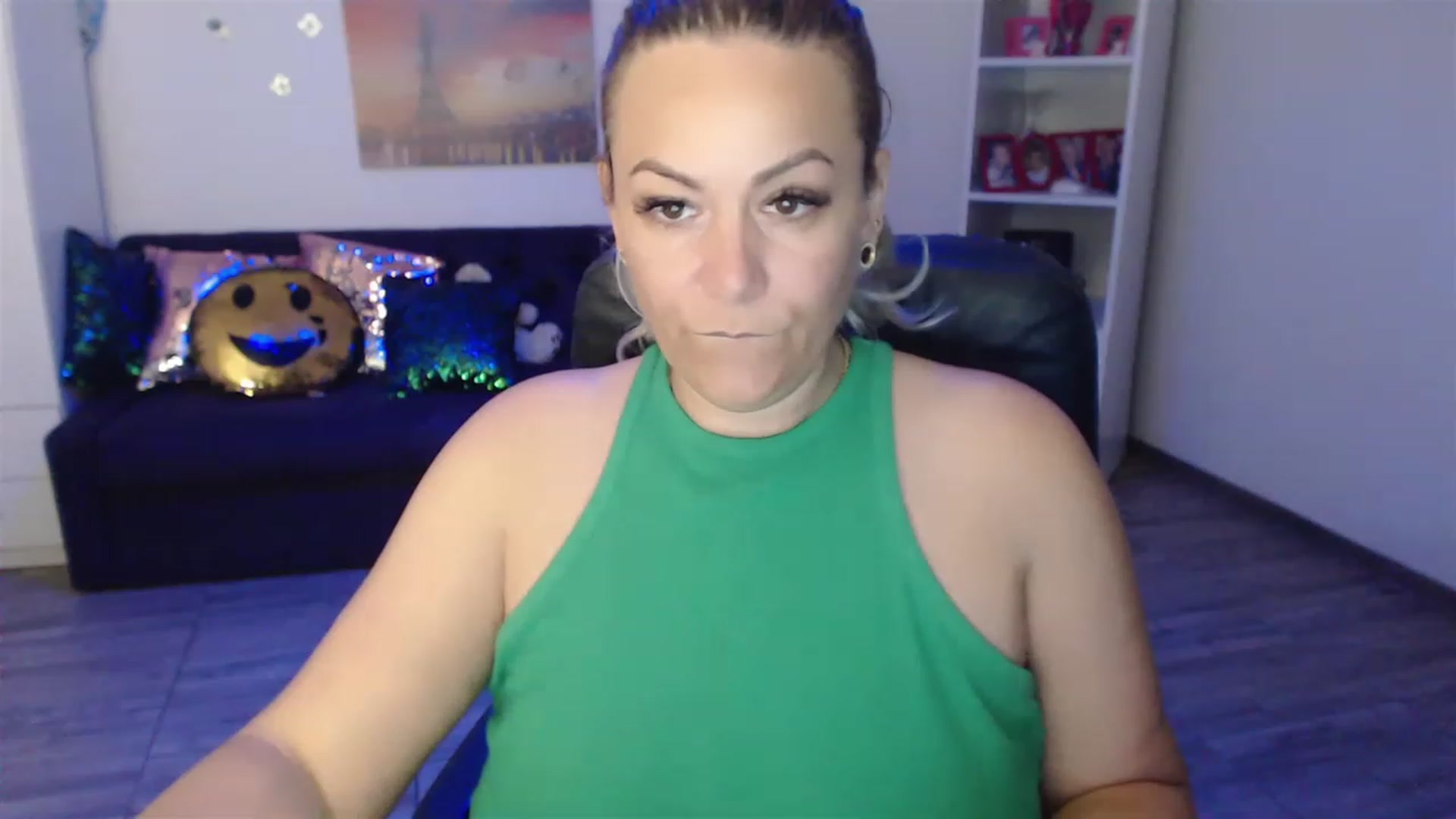 Gallery image thumbnail from A_baby_Boo's myfreecams stream on, 06/03/2023, 14:34 image 16 of 20