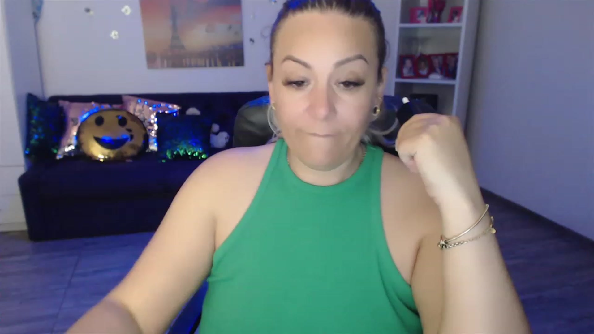 Gallery image thumbnail from A_baby_Boo's myfreecams stream on, 06/03/2023, 14:34 image 14 of 20