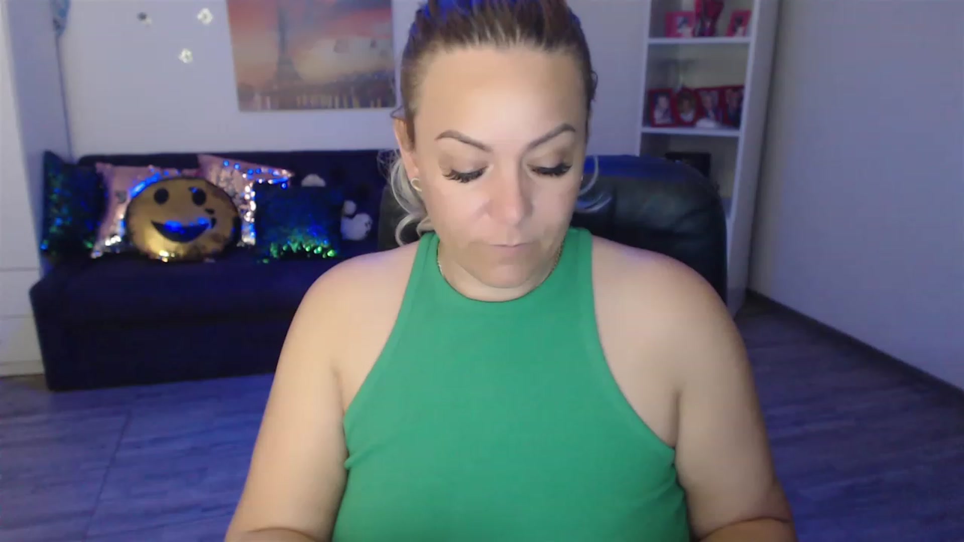 Gallery image thumbnail from A_baby_Boo's myfreecams stream on, 06/03/2023, 14:34 image 11 of 20