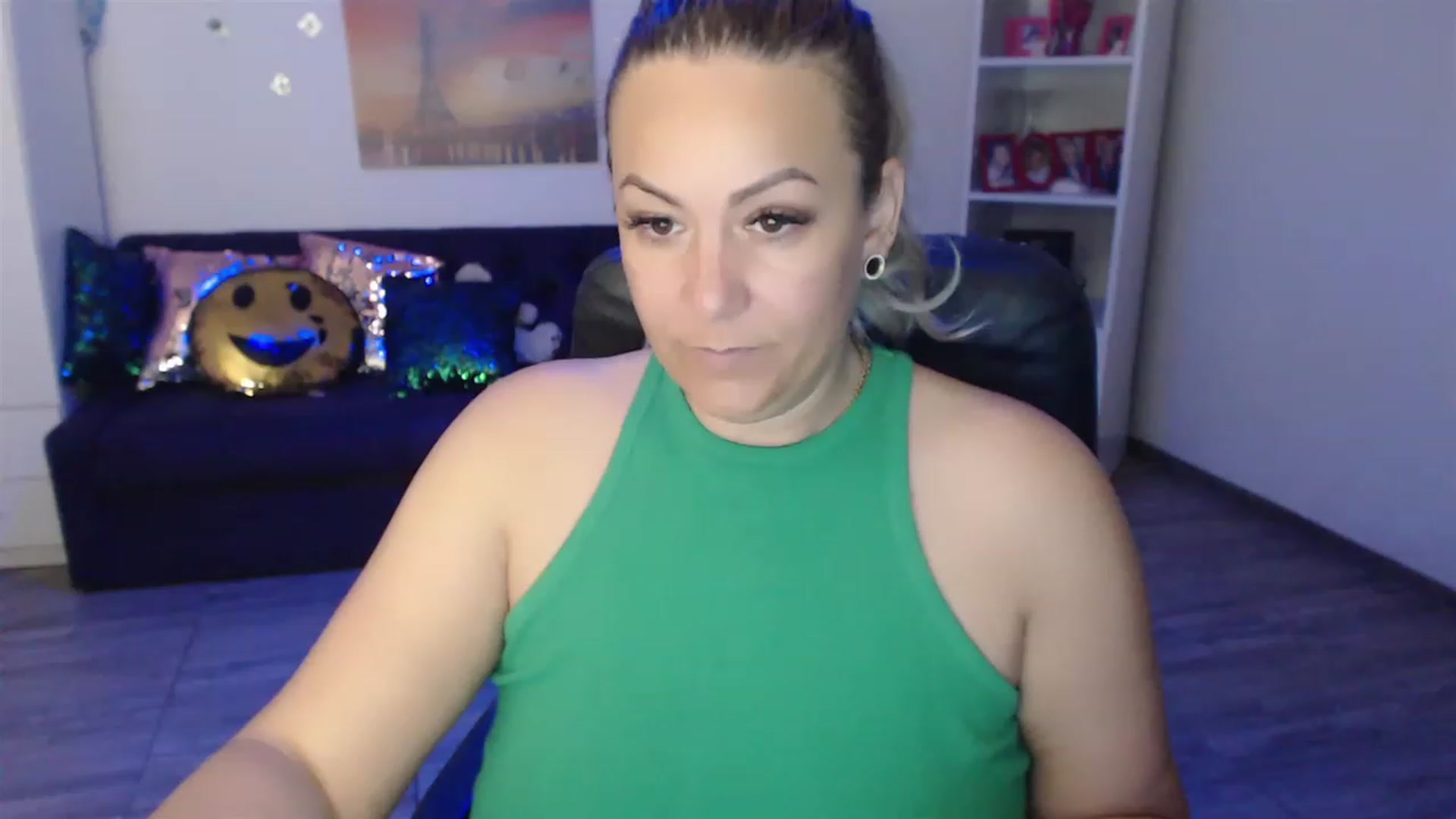 Gallery image thumbnail from A_baby_Boo's myfreecams stream on, 06/03/2023, 14:34 image 3 of 20