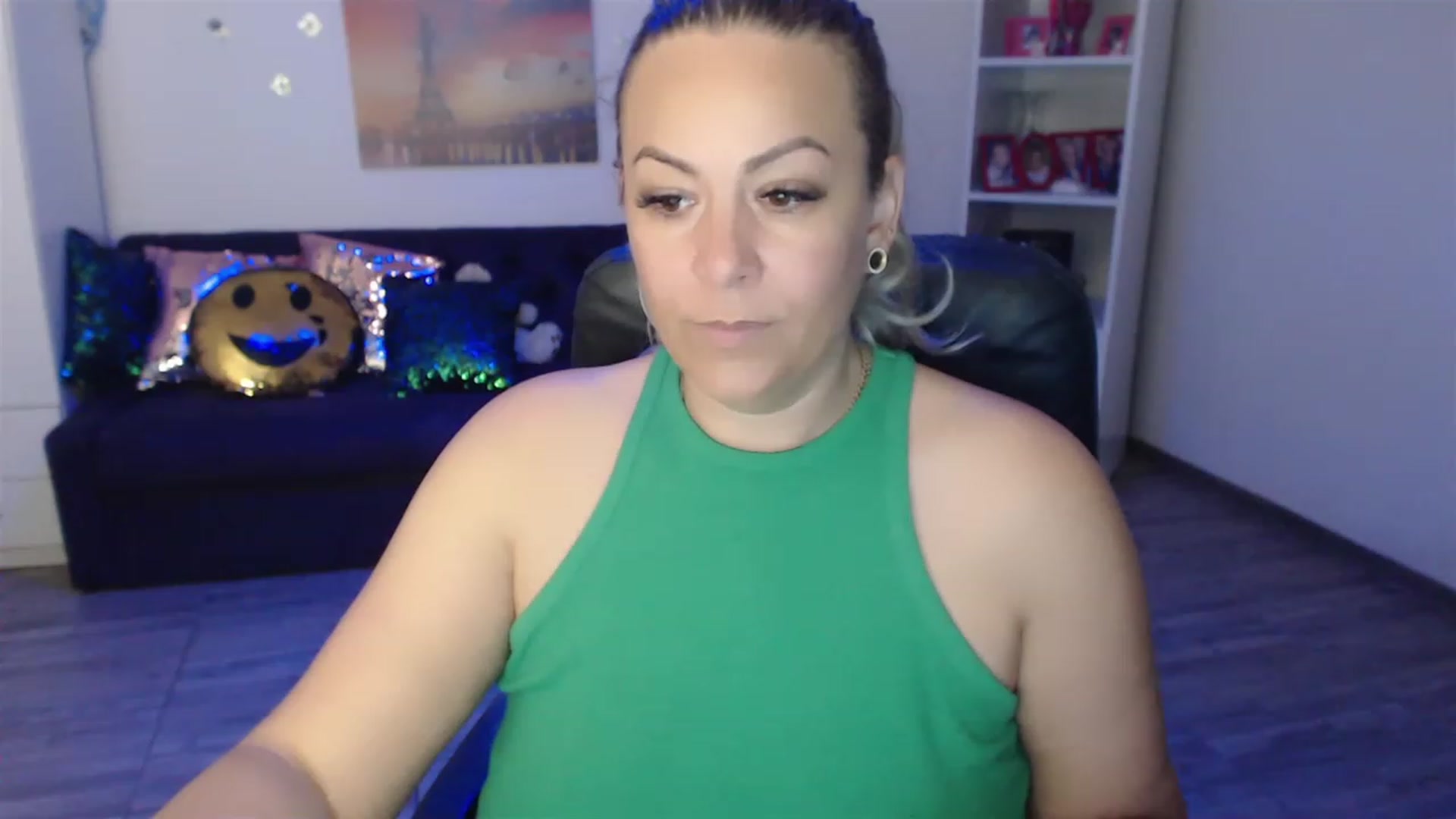 Gallery image thumbnail from A_baby_Boo's myfreecams stream on, 06/03/2023, 14:34 image 6 of 20