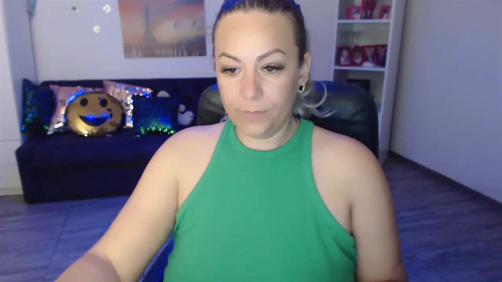 Gallery image thumbnail from A_baby_Boo's myfreecams stream on, 06/03/2023, 14:34 image 18 of 20