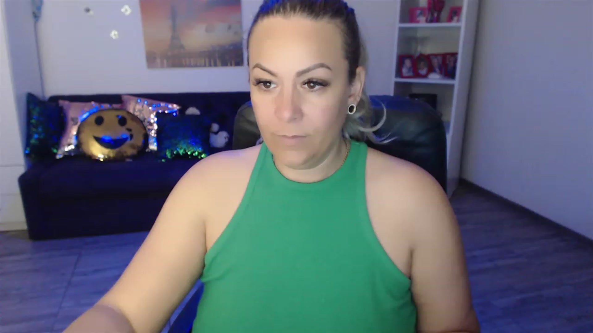 Gallery image thumbnail from A_baby_Boo's myfreecams stream on, 06/03/2023, 14:34 image 8 of 20