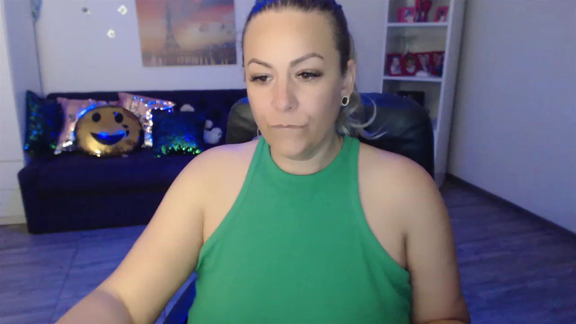 Gallery image thumbnail from A_baby_Boo's myfreecams stream on, 06/03/2023, 14:34 image 17 of 20