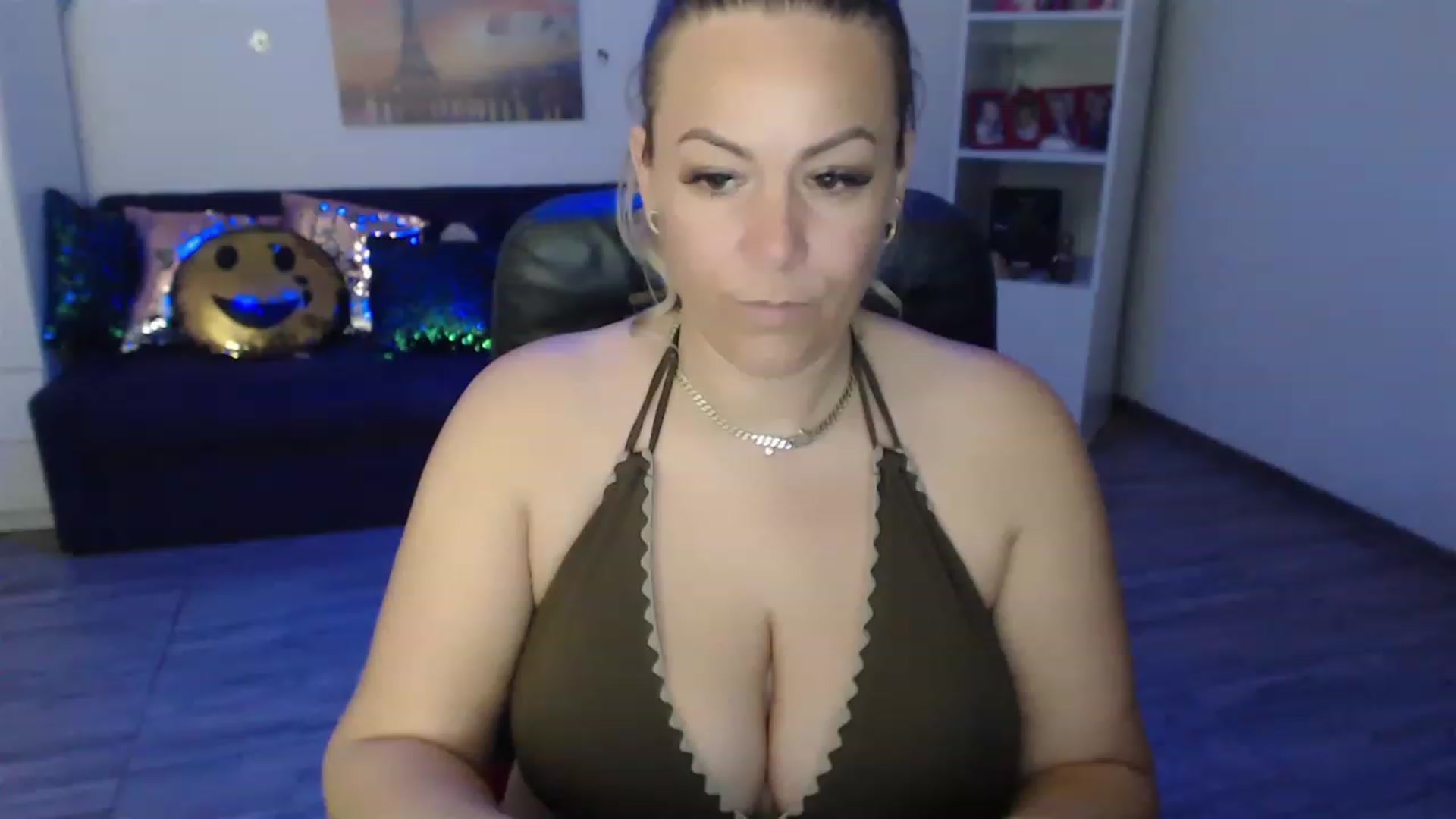Gallery image thumbnail from A_baby_Boo's myfreecams stream on, 06/03/2023, 15:30 image 19 of 20