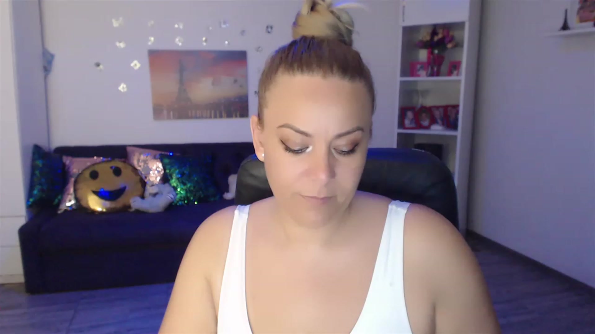 Gallery image thumbnail from A_baby_Boo's myfreecams stream on, 06/15/2023, 21:01 image 1 of 20