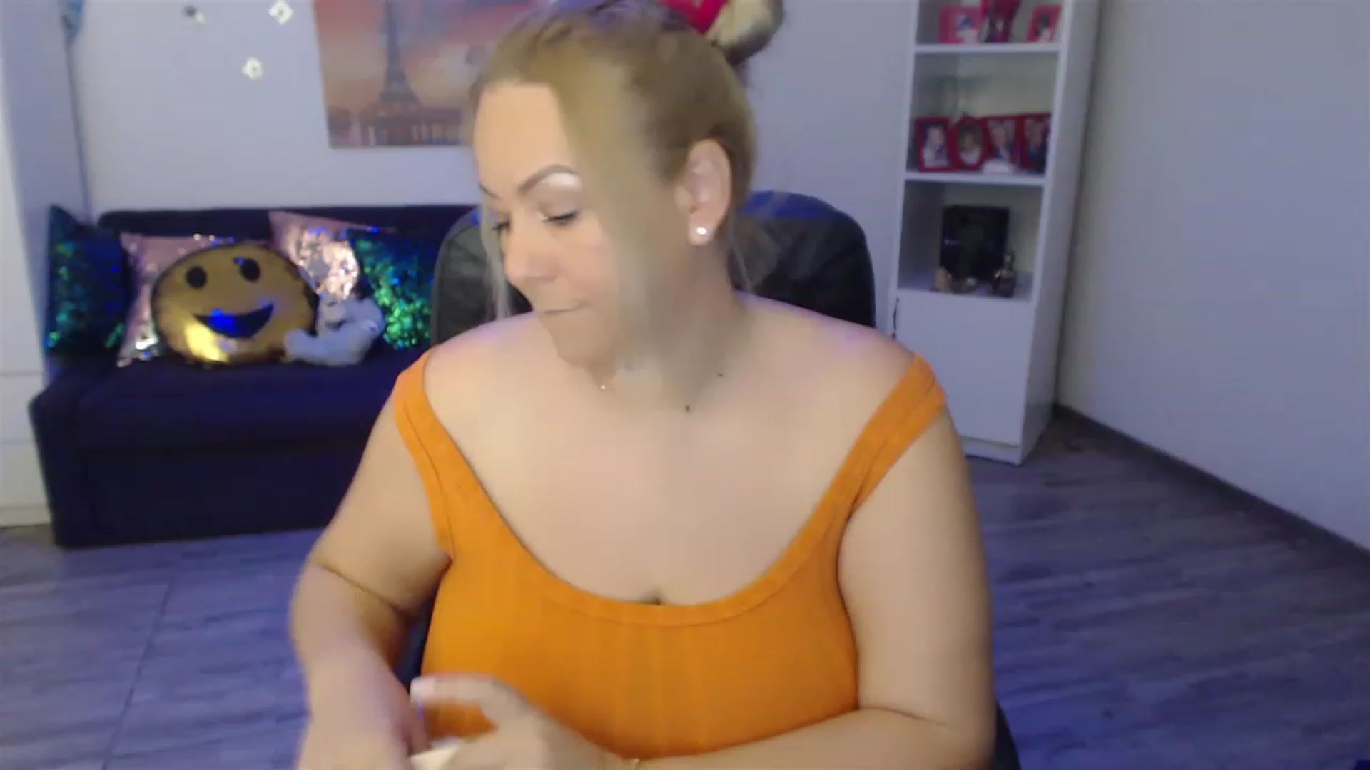 Gallery image thumbnail from A_baby_Boo's myfreecams stream on, 06/16/2023, 14:06 image 2 of 20
