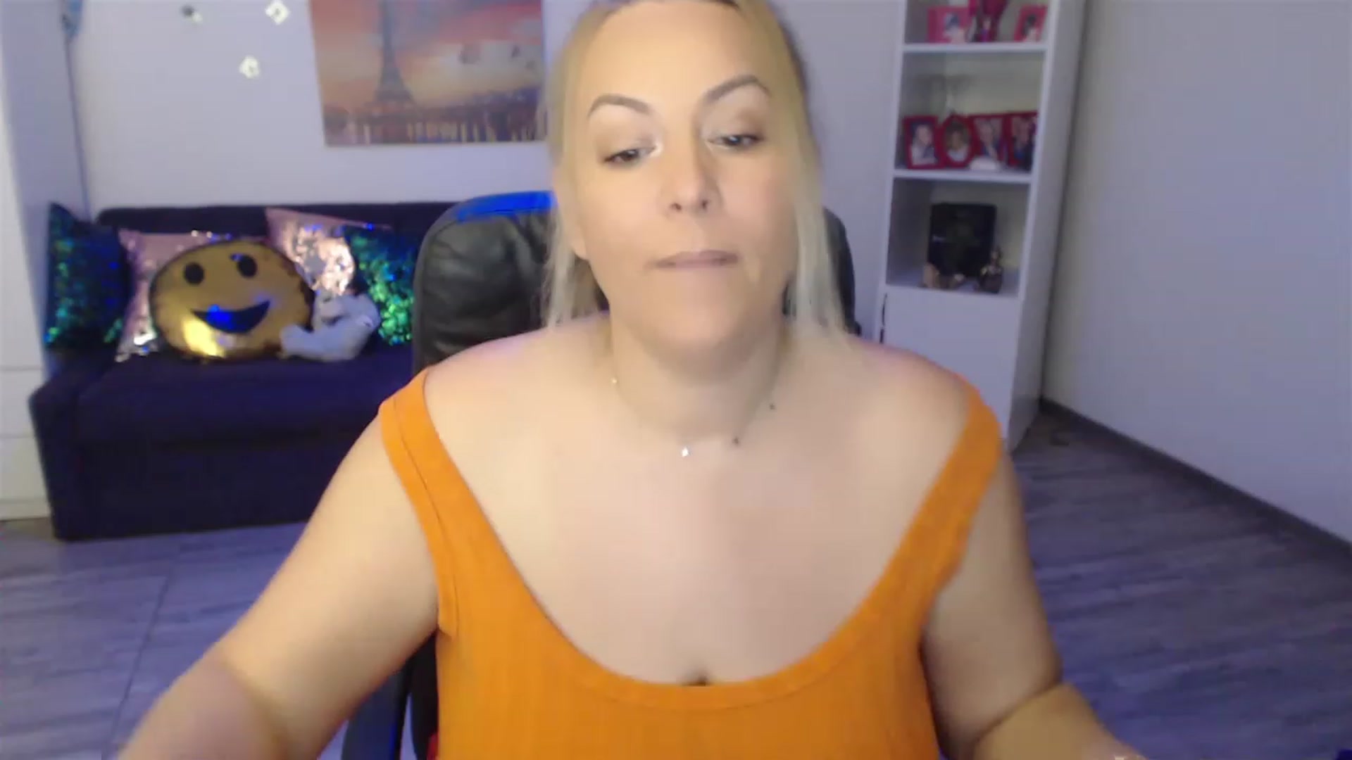Gallery image thumbnail from A_baby_Boo's myfreecams stream on, 06/16/2023, 14:06 image 4 of 20