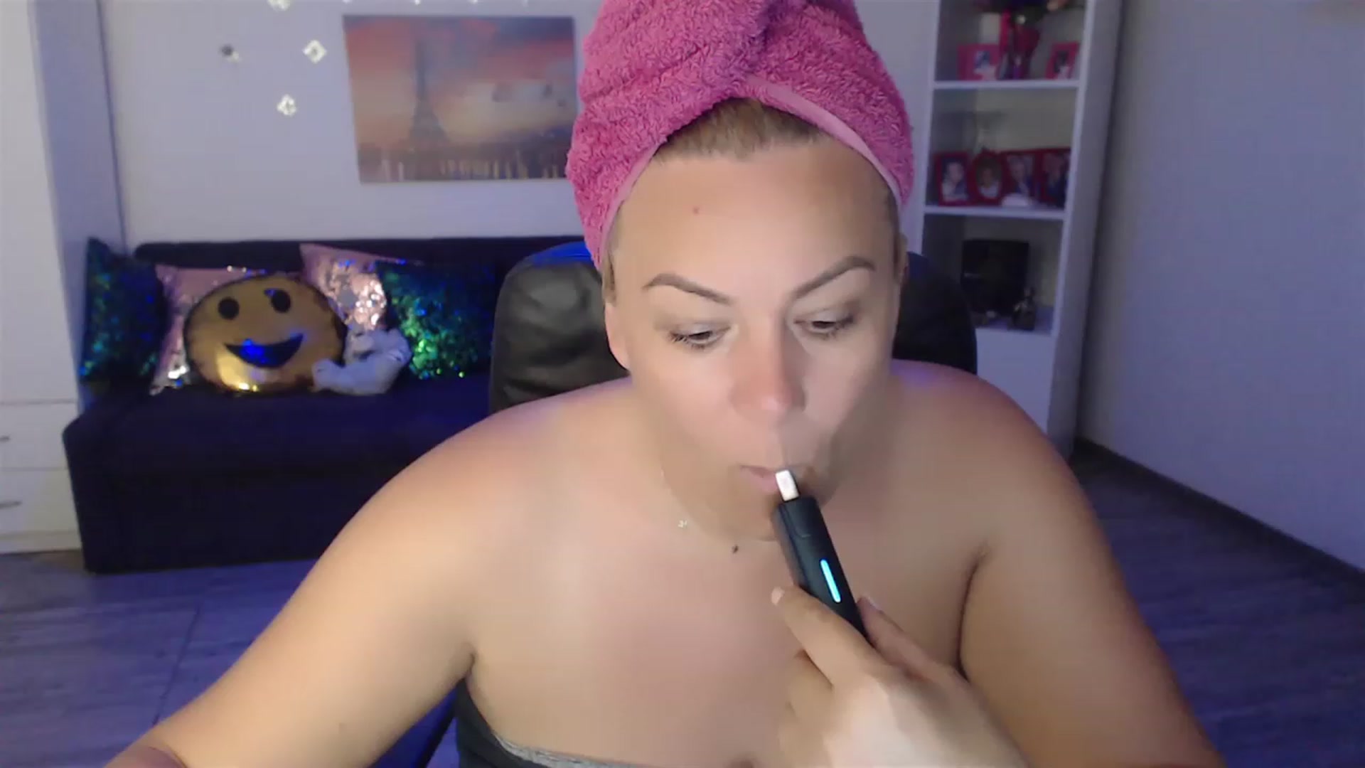 Gallery image thumbnail from A_baby_Boo's myfreecams stream on, 06/19/2023, 15:36 image 4 of 20